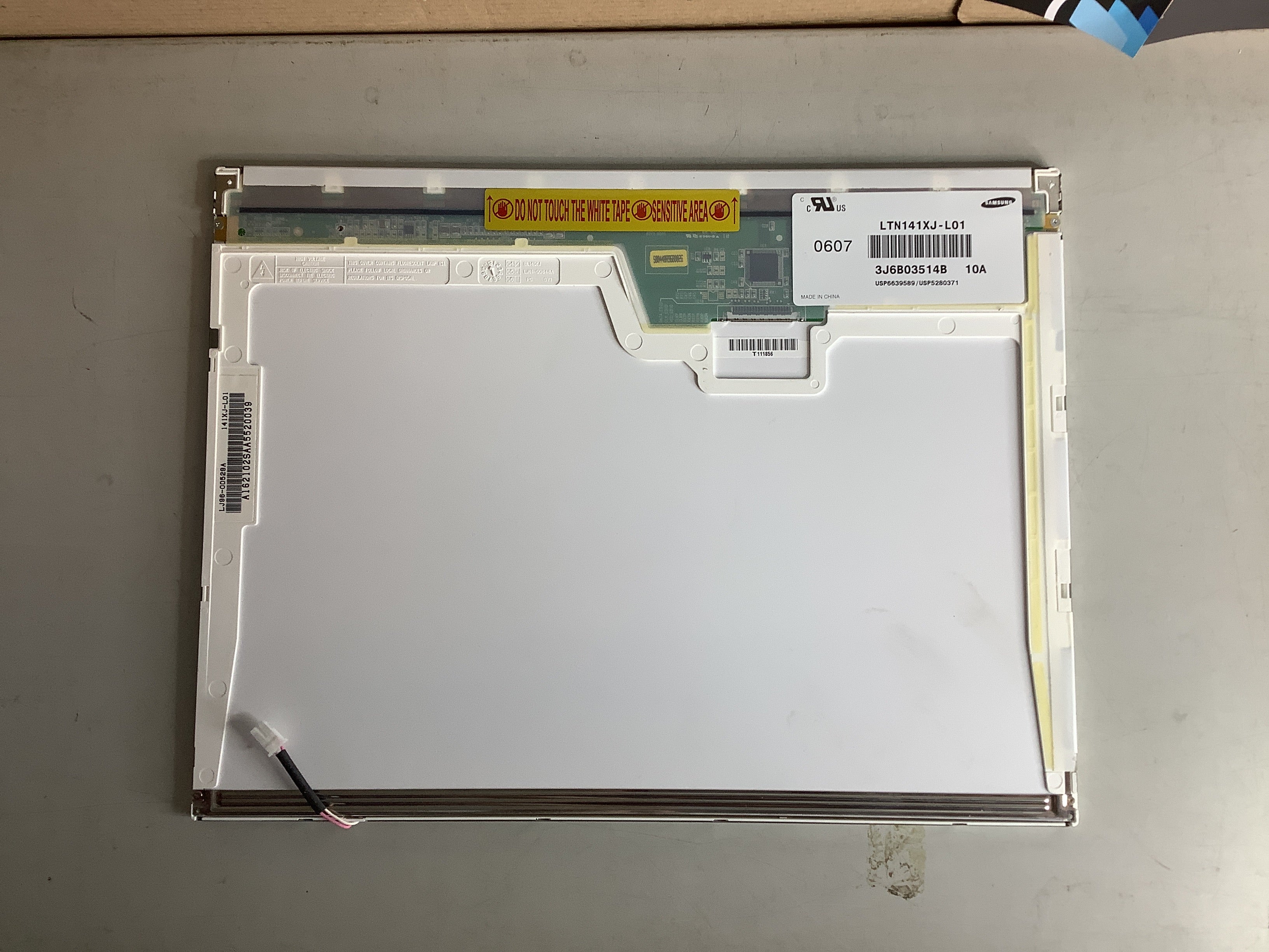 LTN141XJ-L01 laptop screen image 3