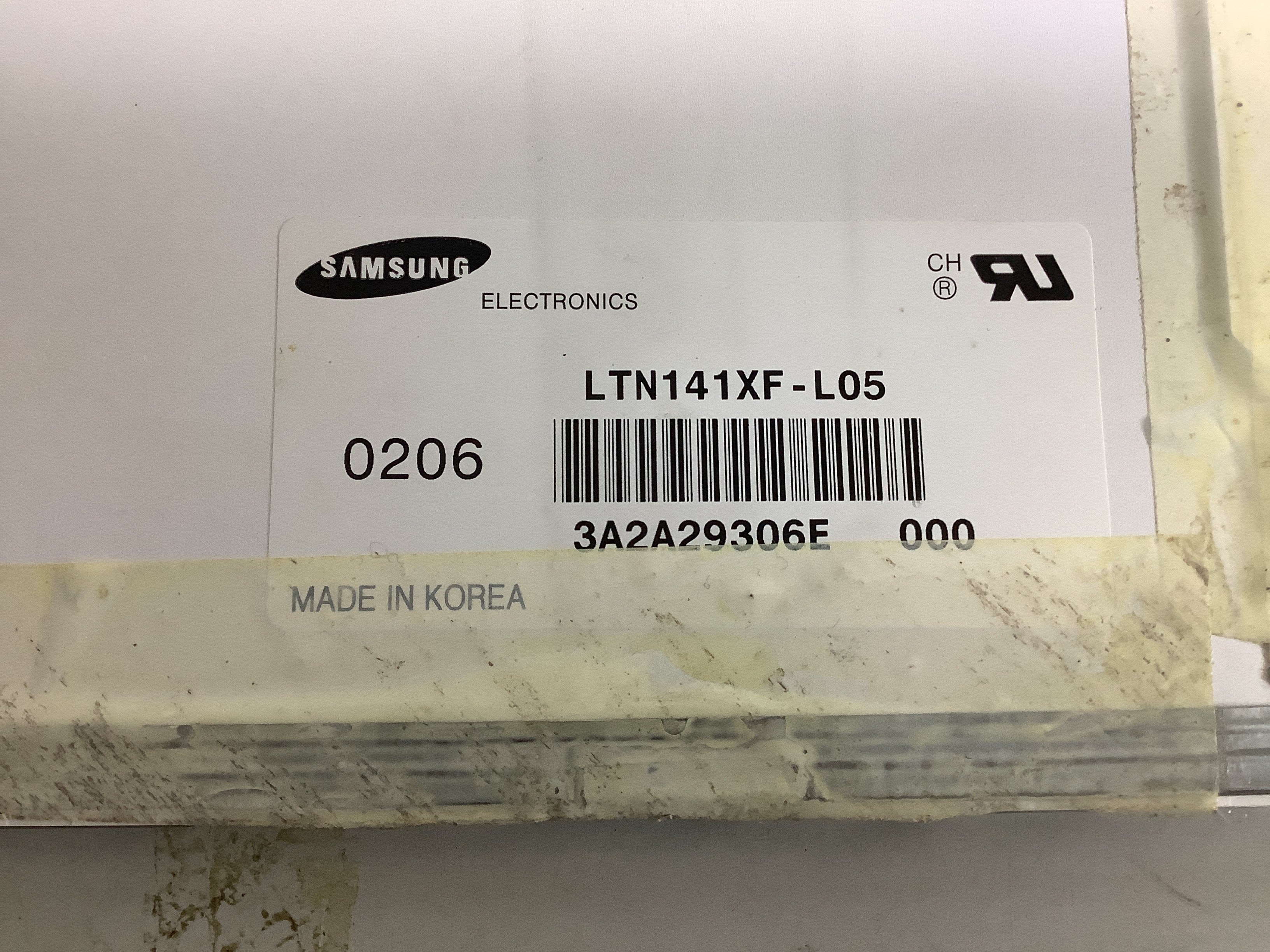 LTN141XF-L05 laptop screen image 4