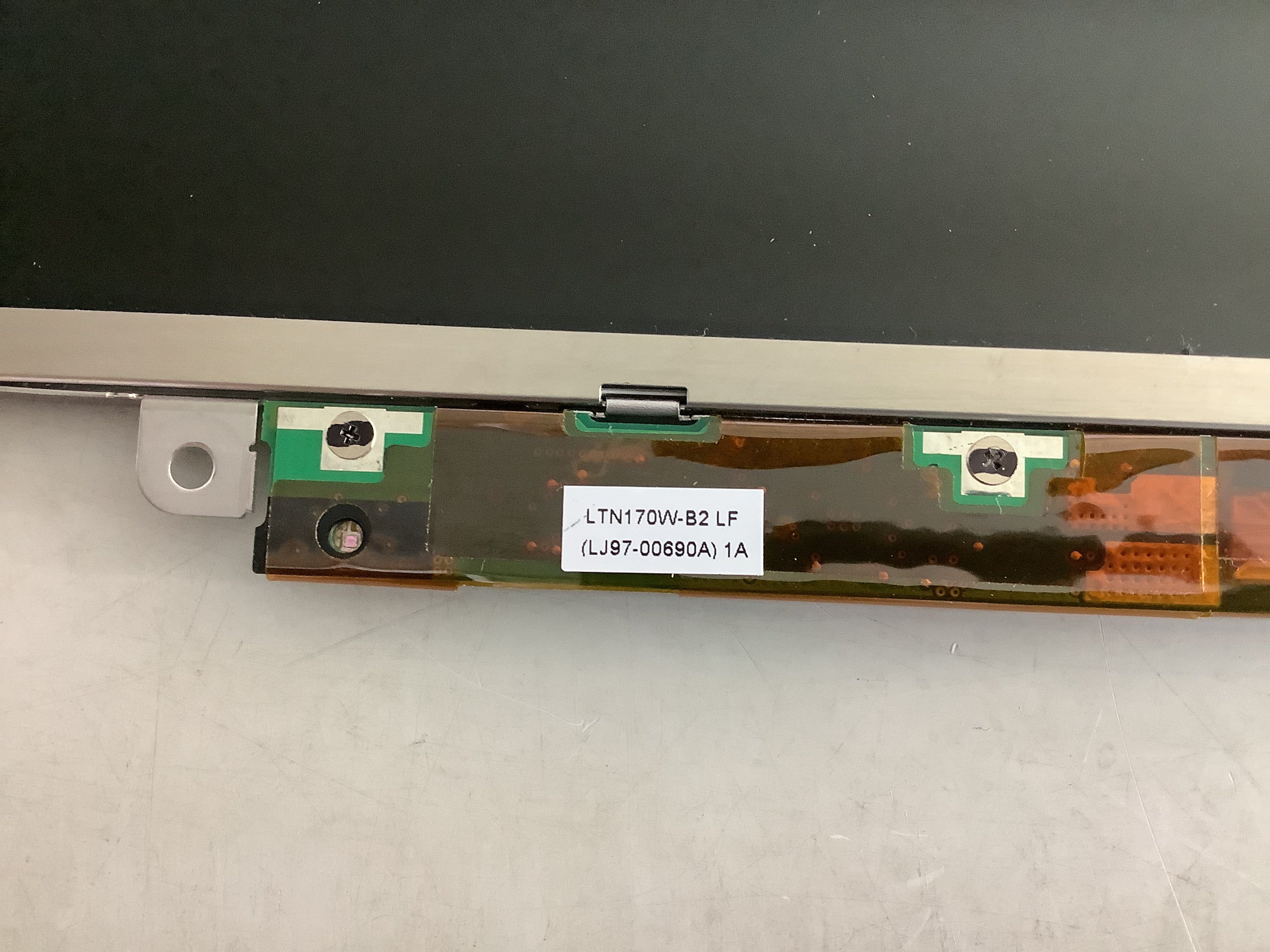 LTN170U1-L01 laptop screen image 7