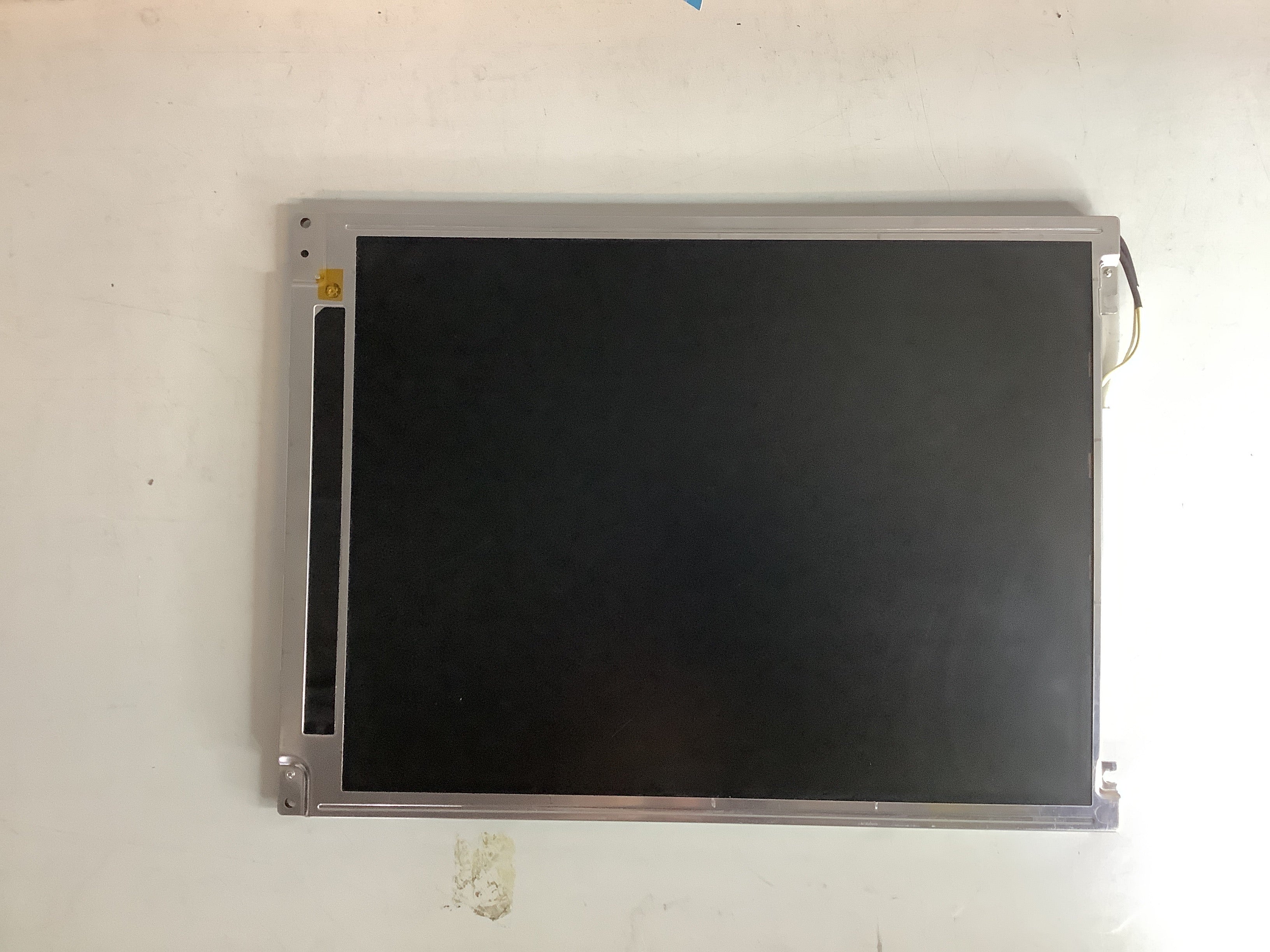 LQ11S353 laptop screen image 2