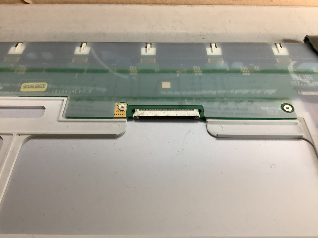 LT141X4-156 laptop screen image 6