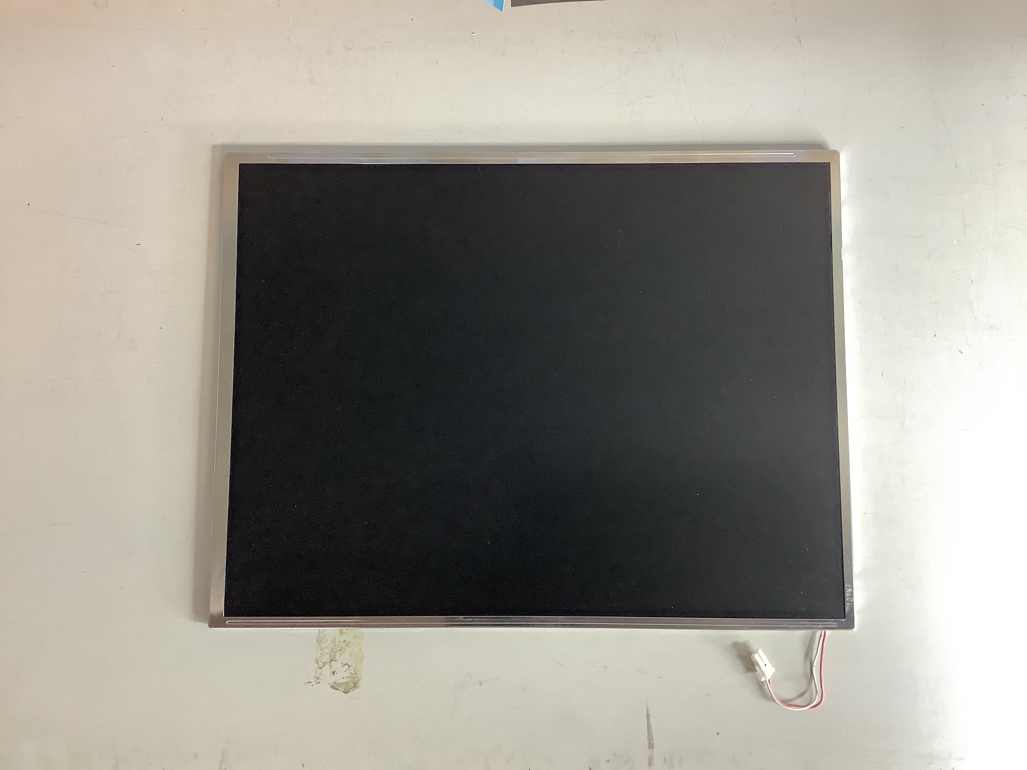 LTN121XF-L01 laptop screen image 7