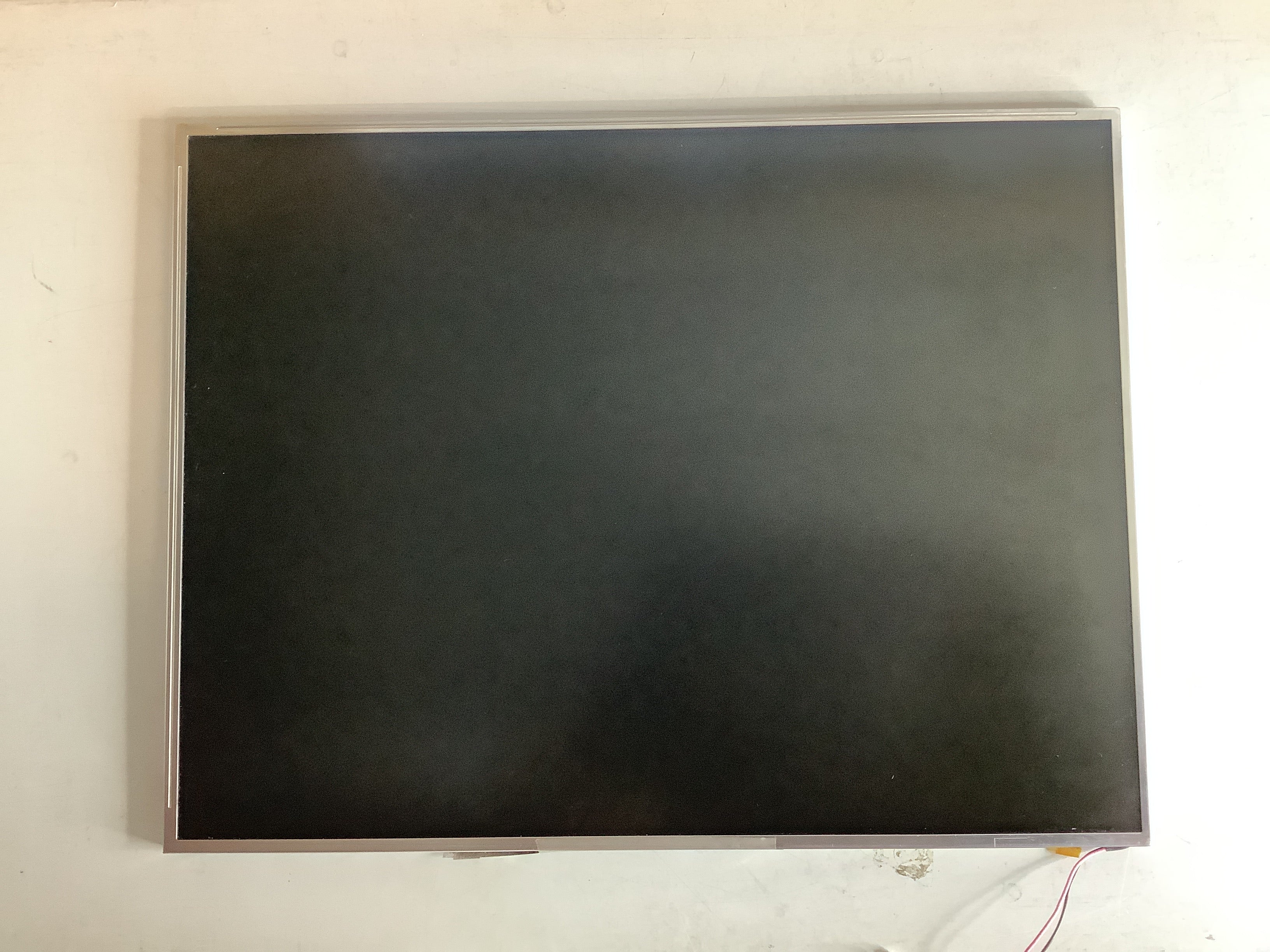 HT15X31-100 laptop screen image 2