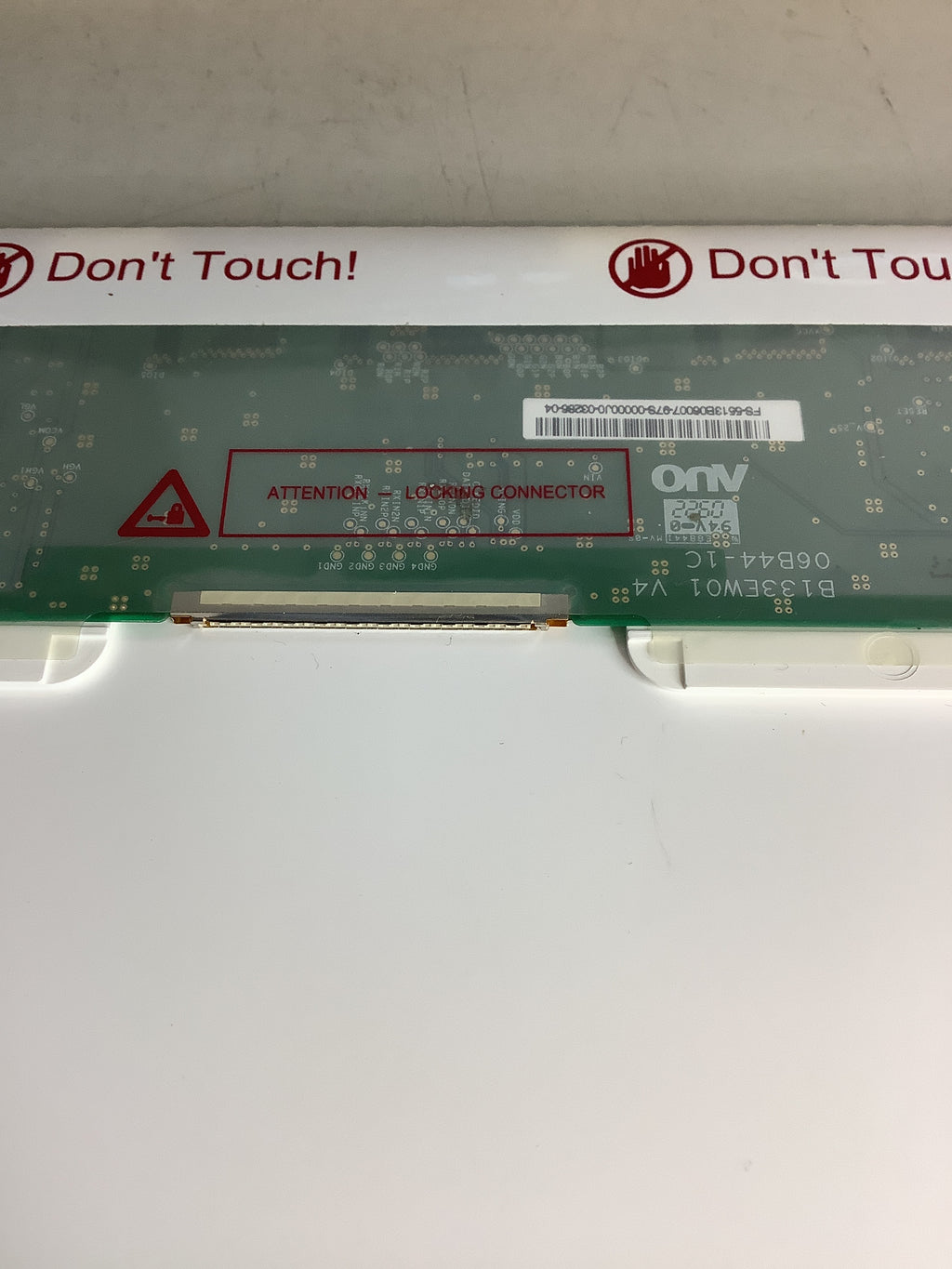 B133EW01 laptop screen image 5