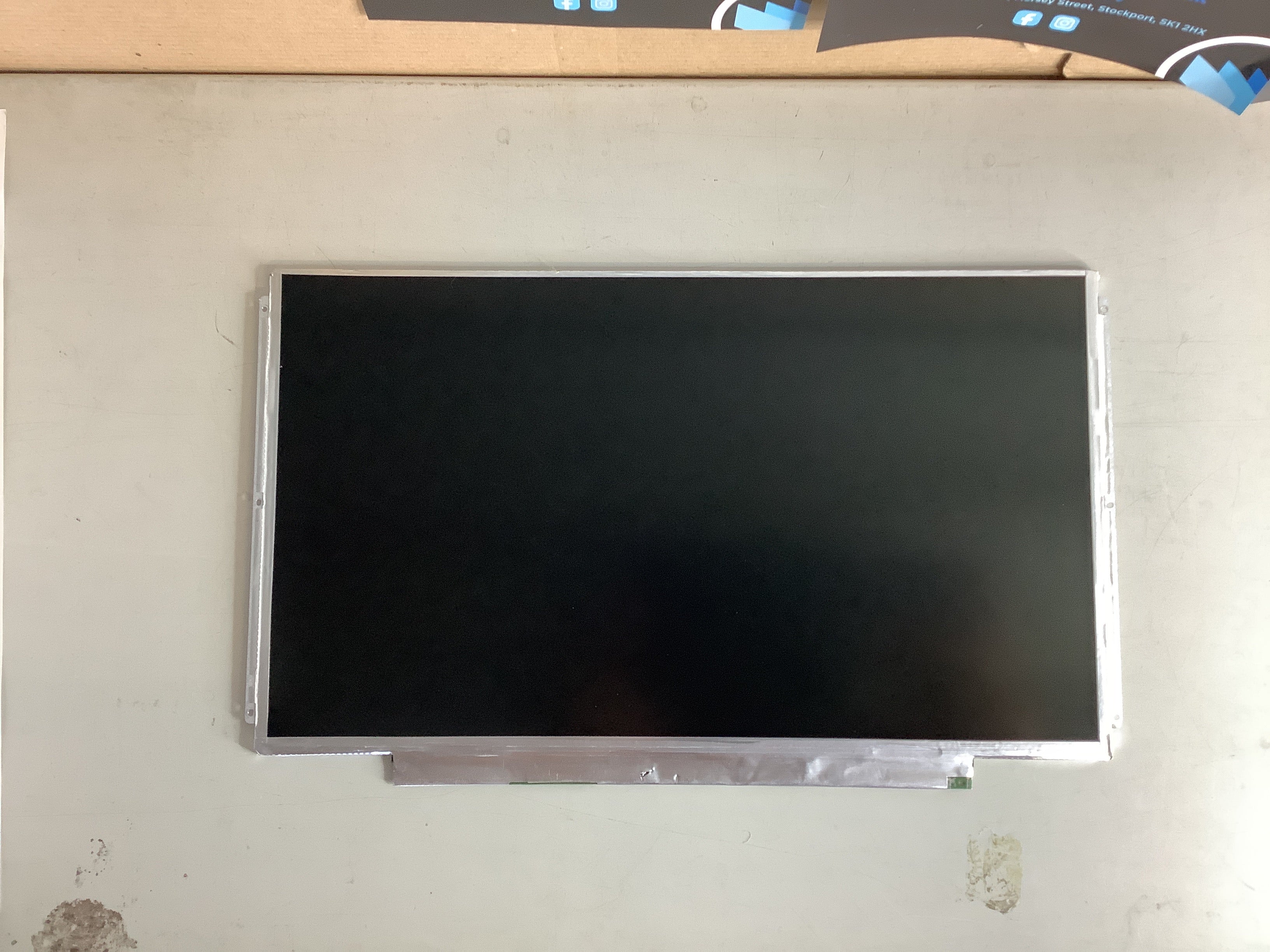 B133XW03 laptop screen image 2