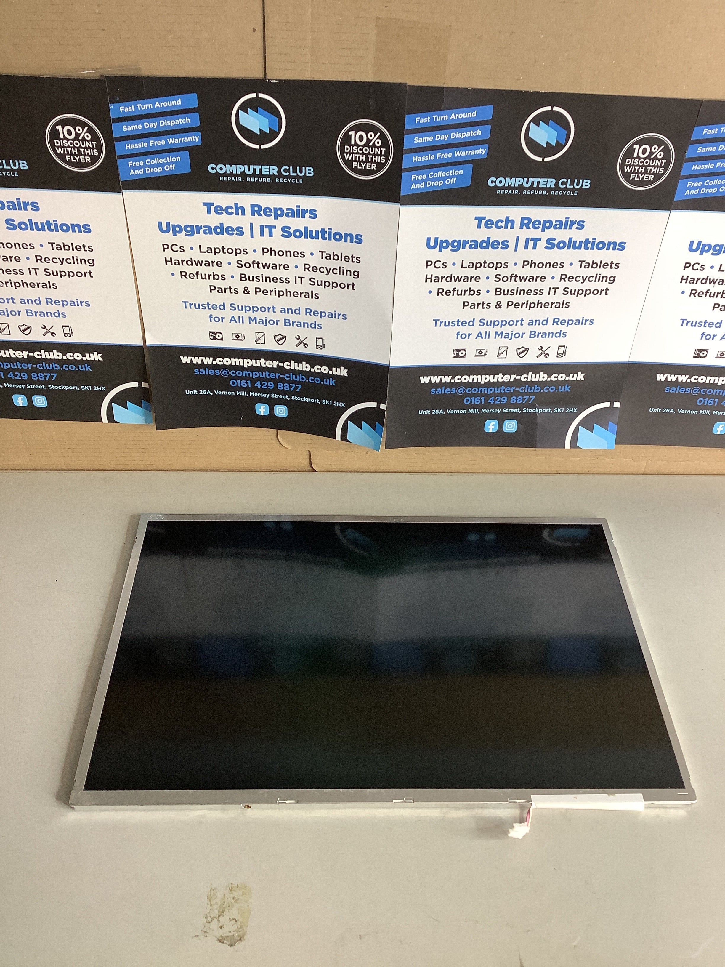 B133EW01 laptop screen