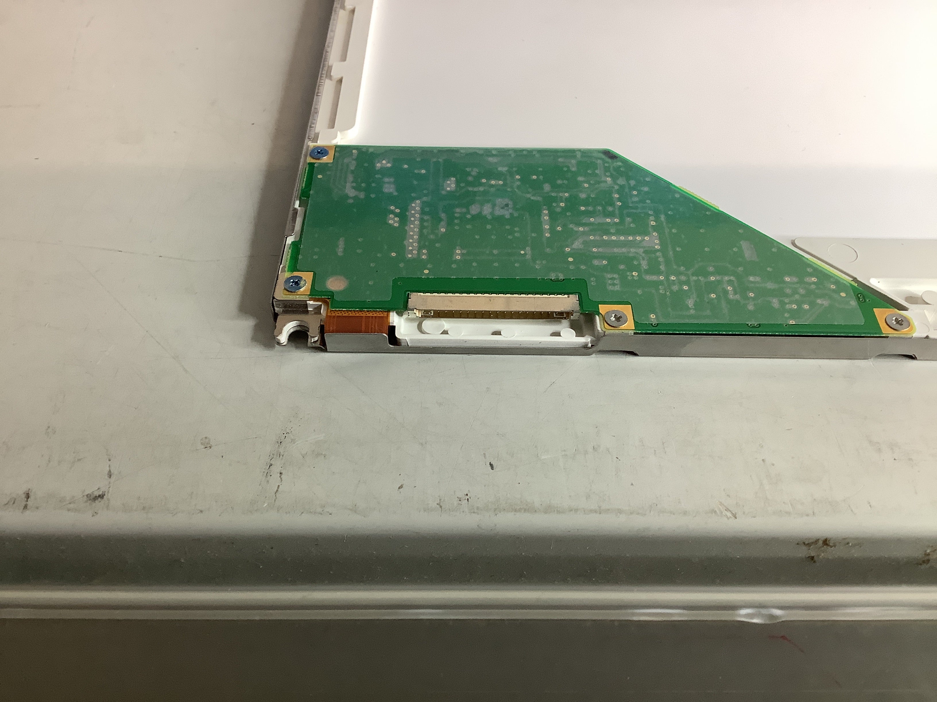 LQ121S1LH02 laptop screen image 6