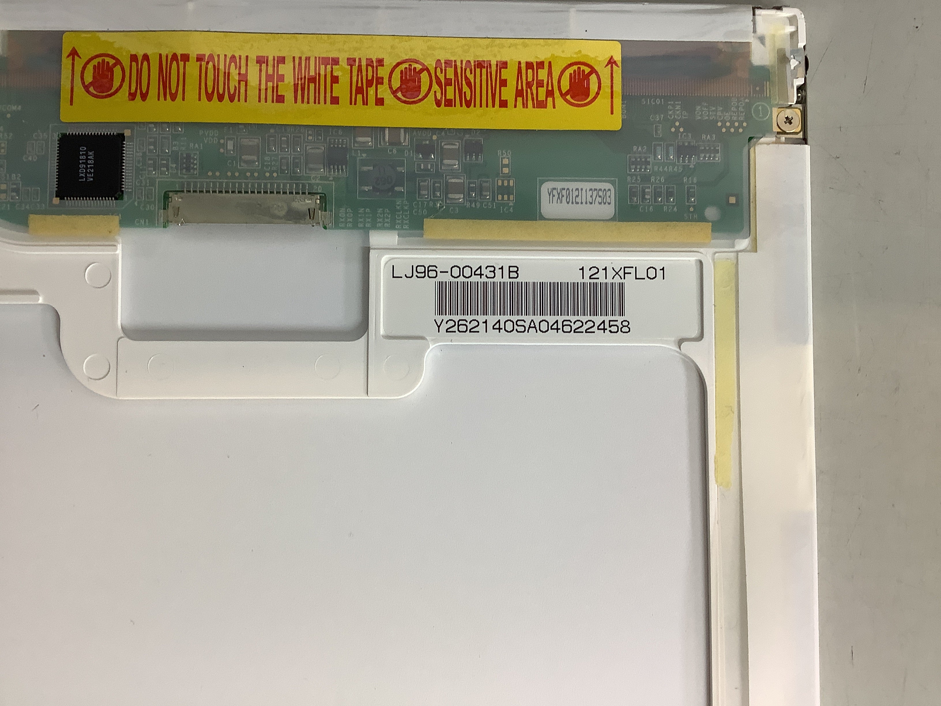 LTN121XF-L01 laptop screen image 5