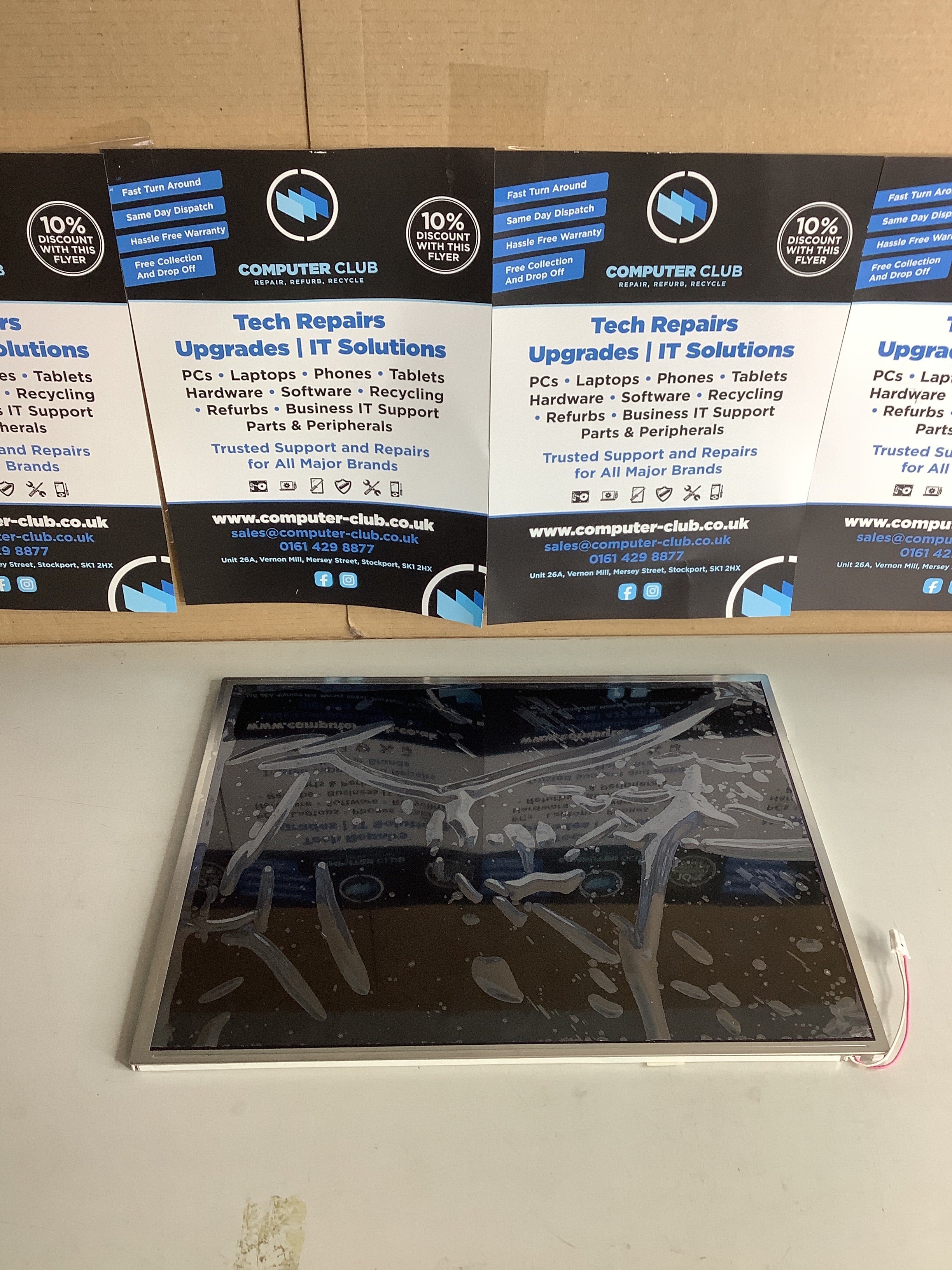 LTN121XF-L01 laptop screen