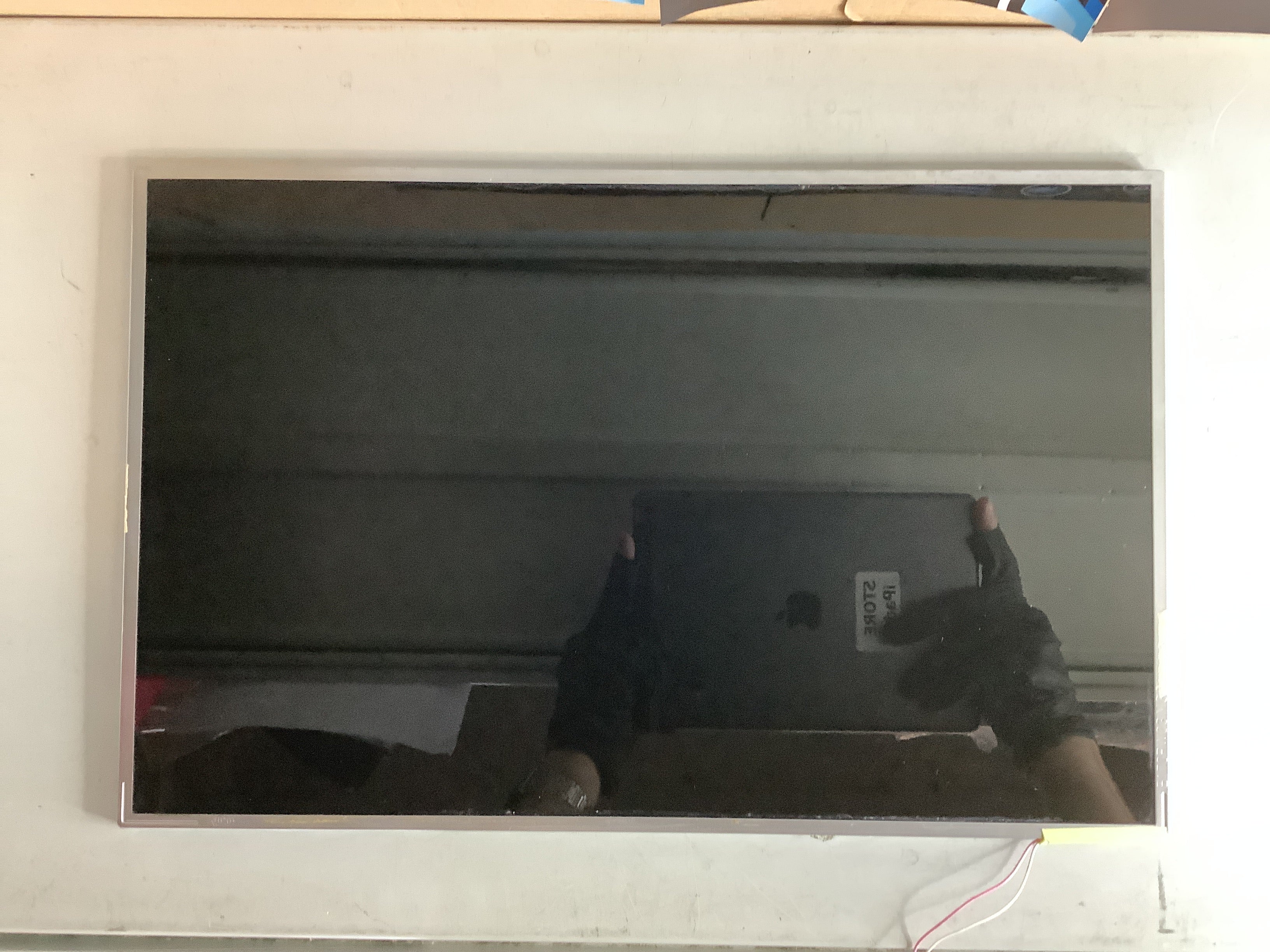 B170PW03 V.4 laptop screen image 2