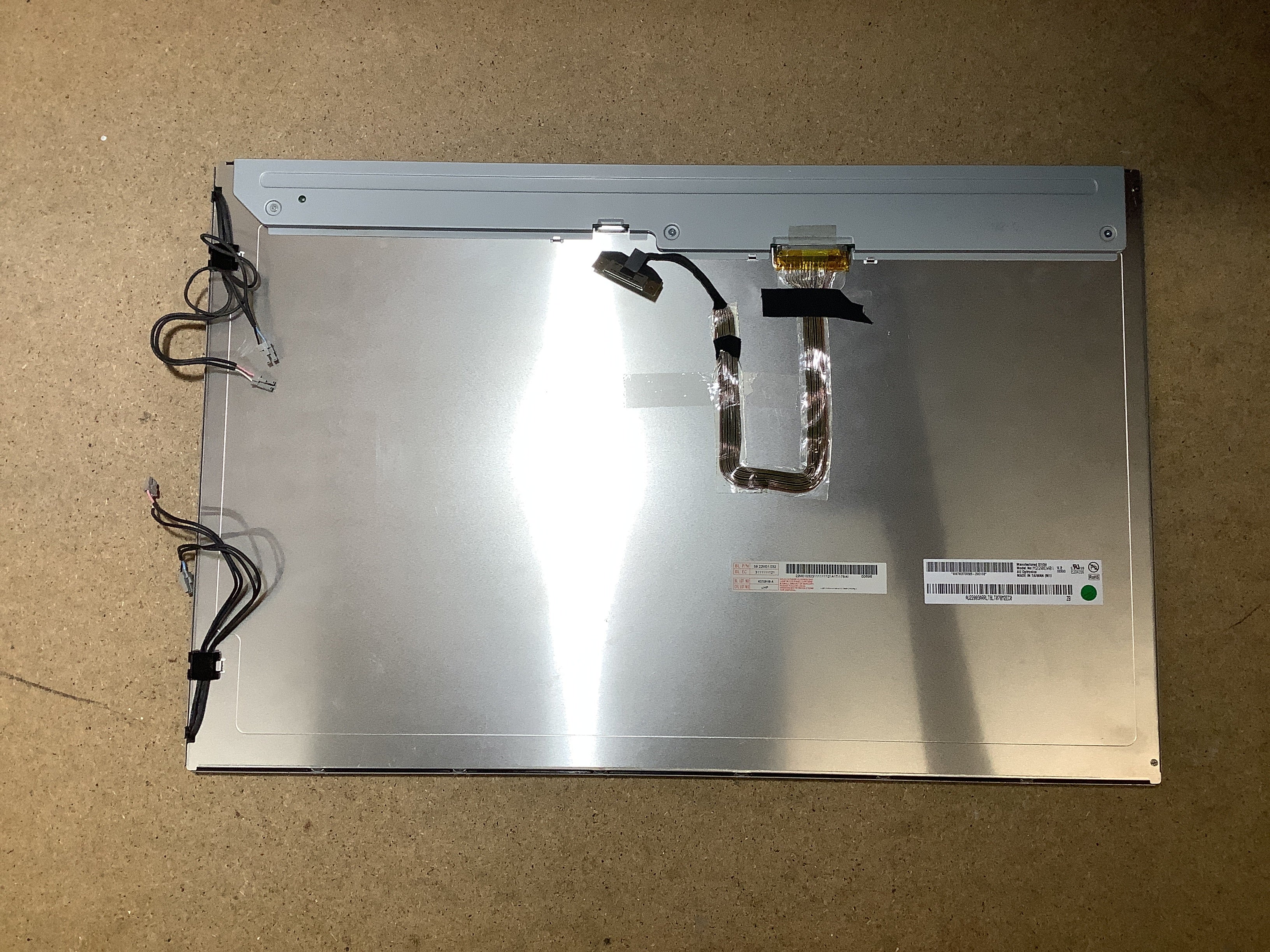M220EW01 V.2 laptop screen image 10