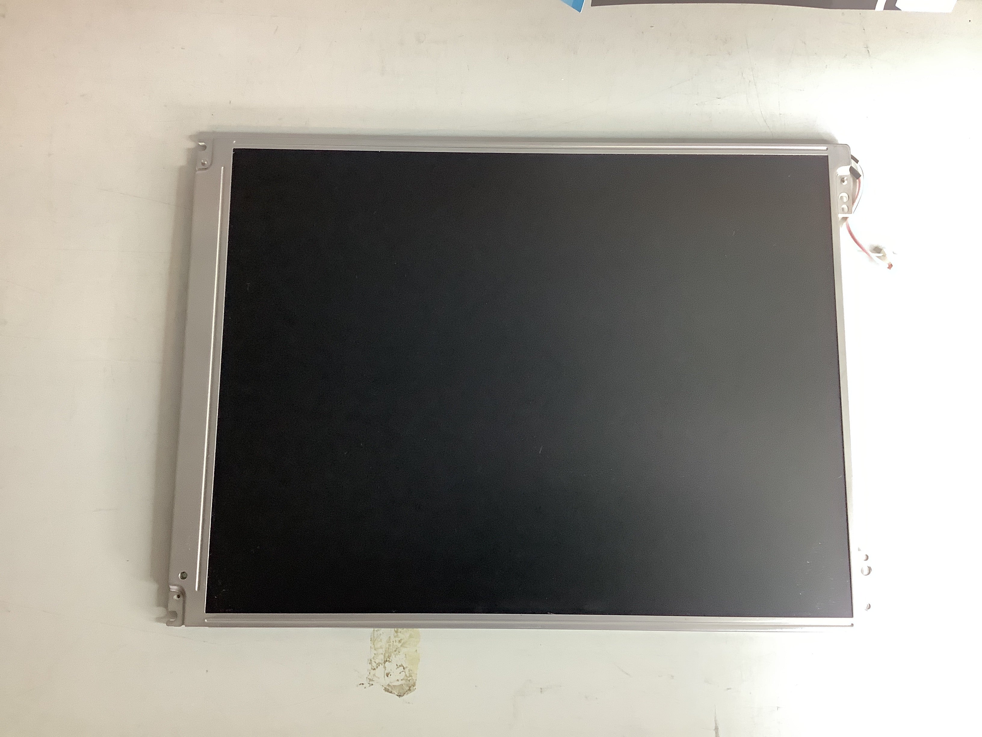 LT121SS-105 laptop screen image 2