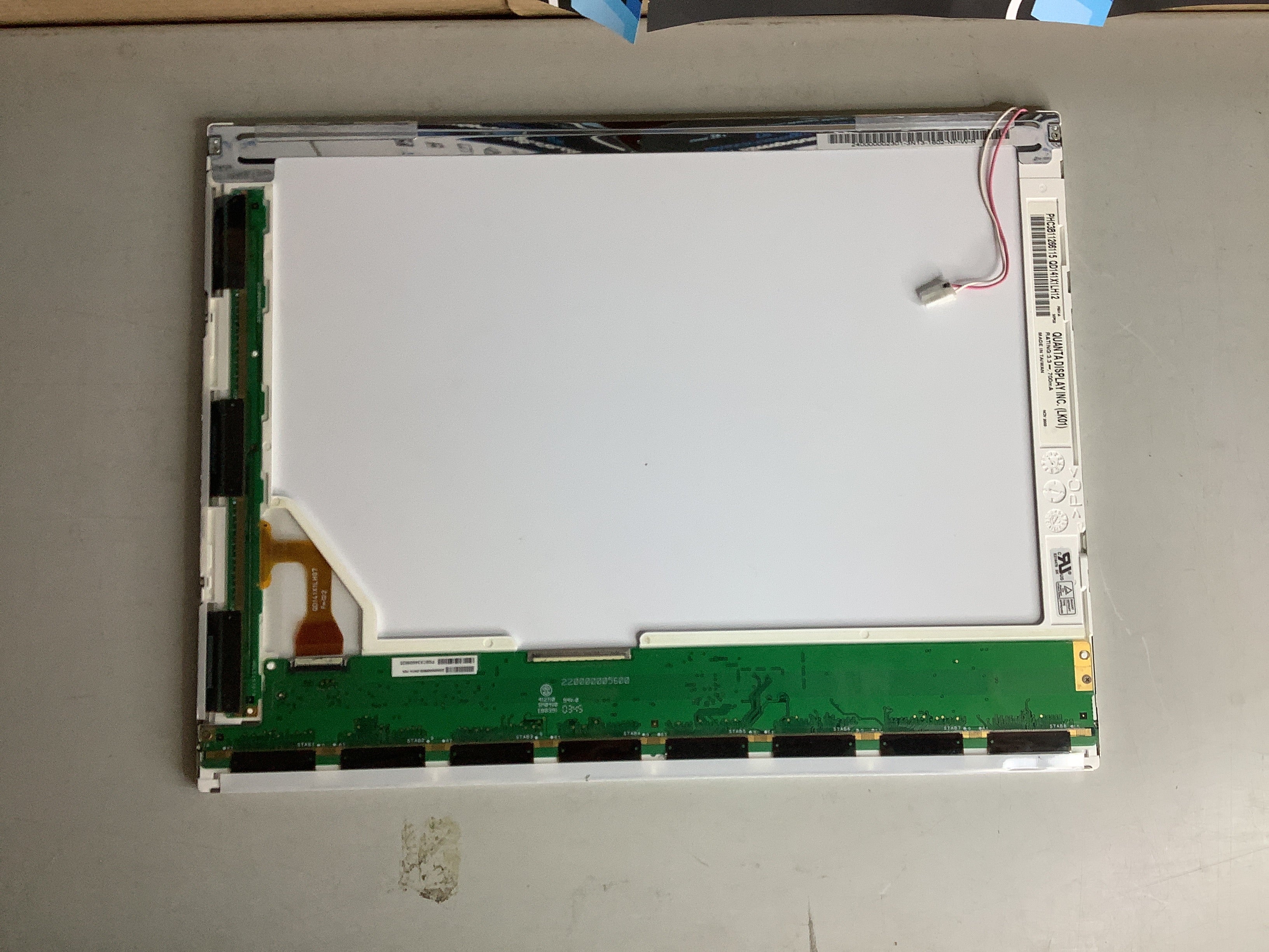 QD141X1LH12 laptop screen image 3