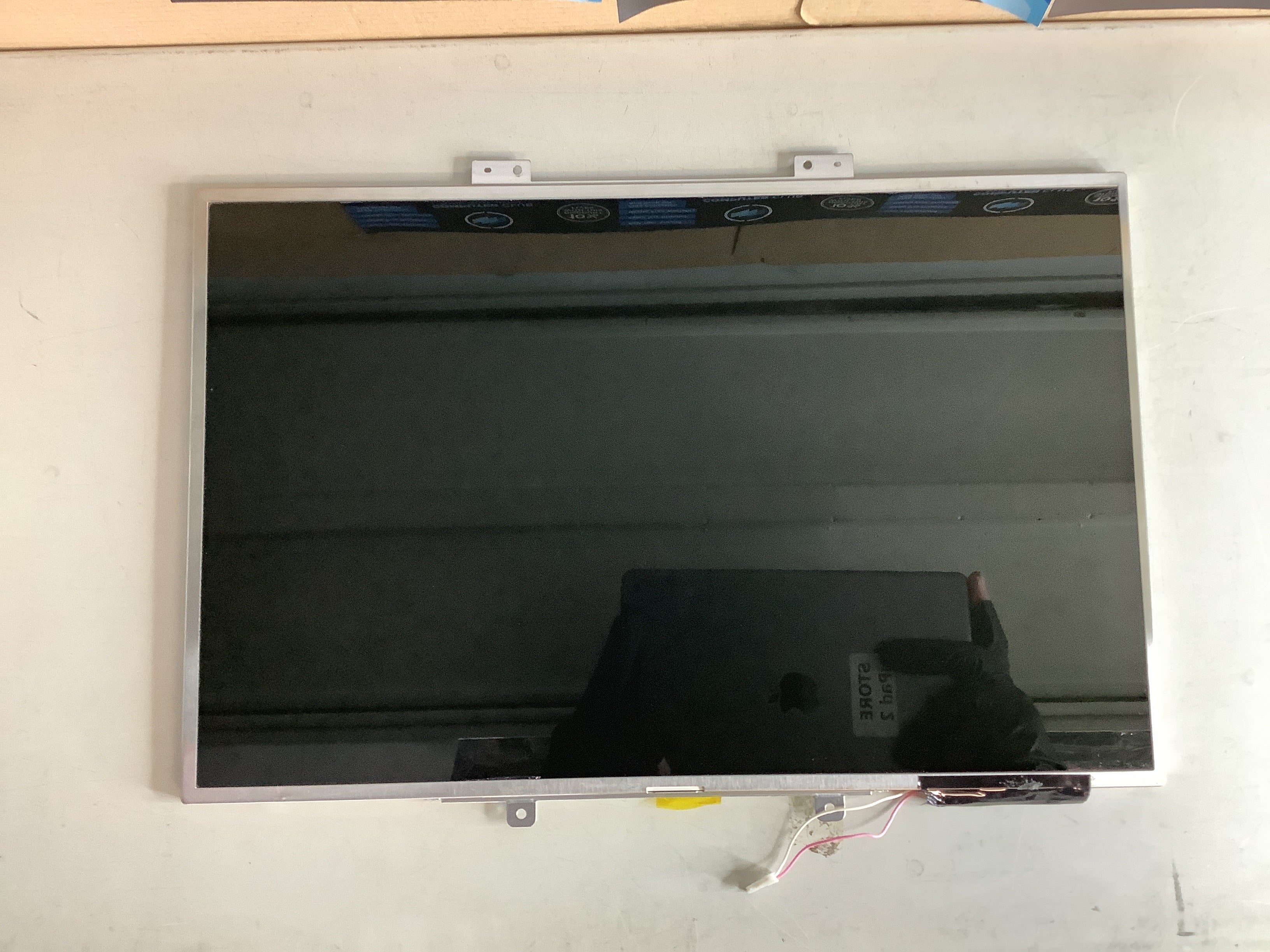 CLAA154WB05A laptop screen image 7