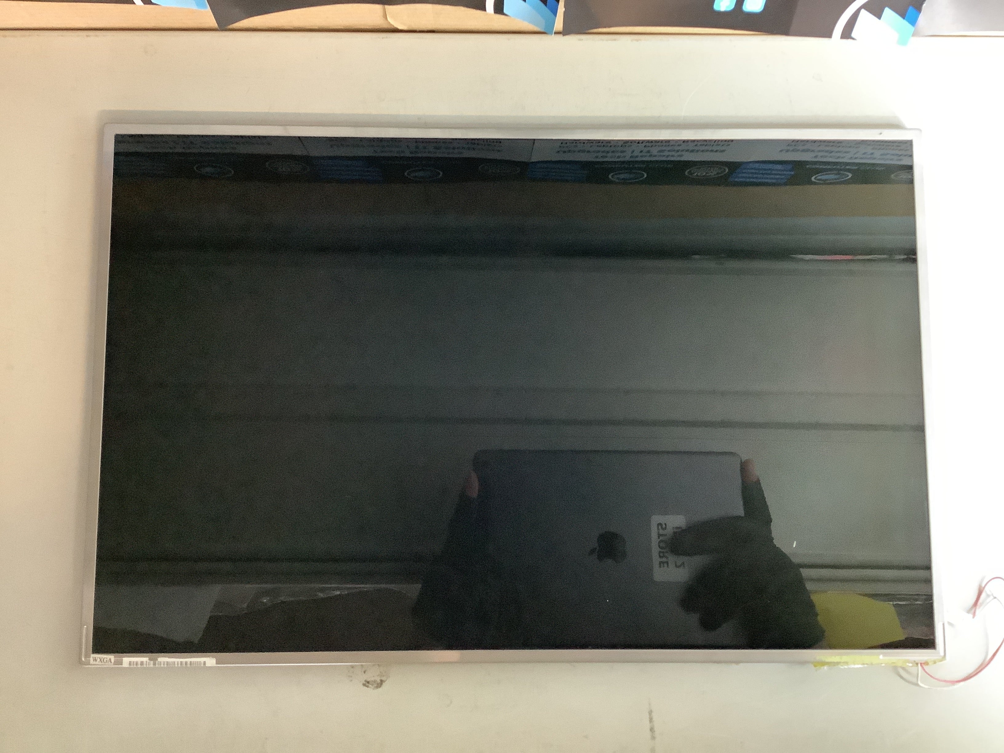 B170PW01 V.1 laptop screen image 2