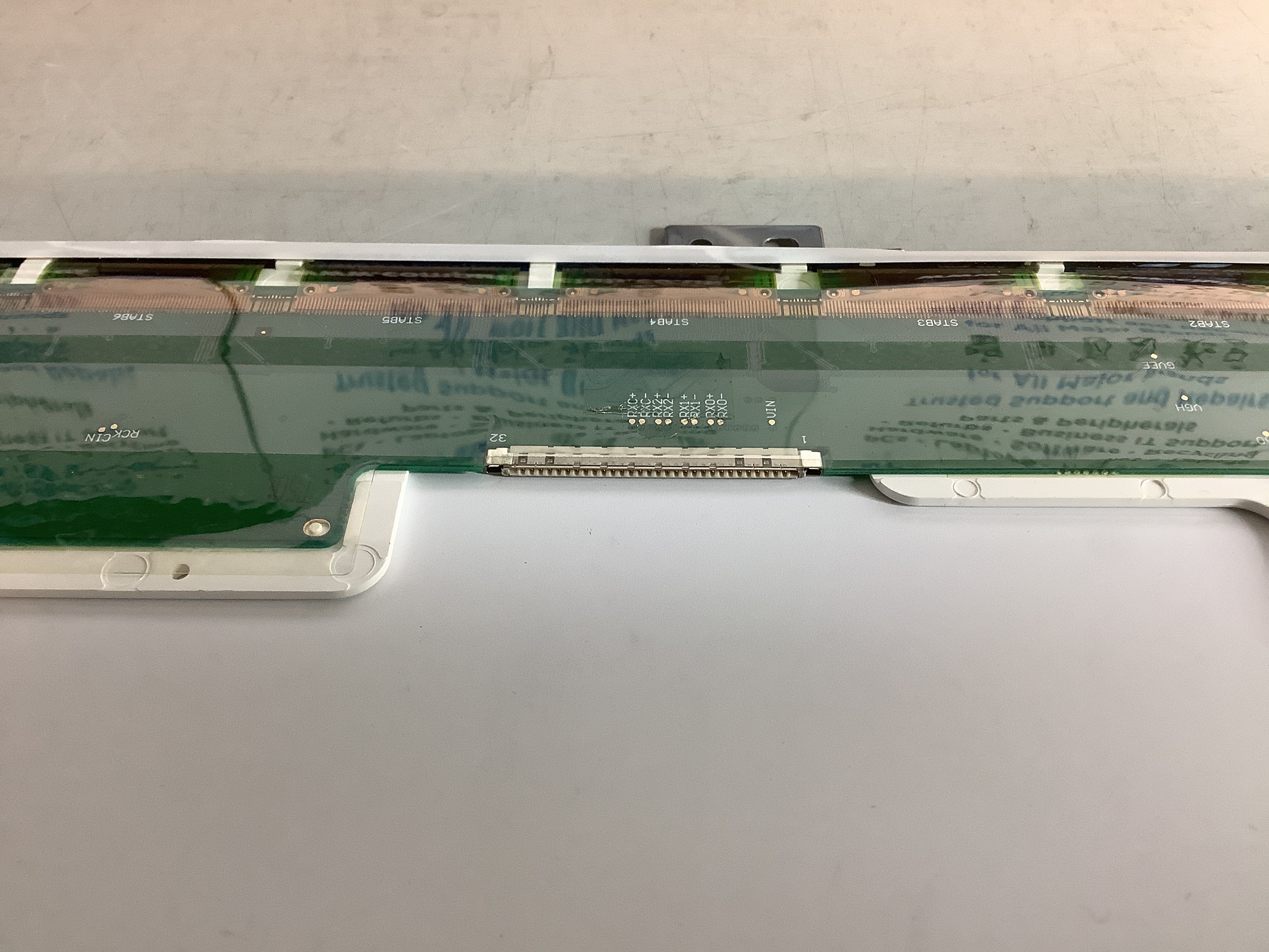 B154EW04 V.2 laptop screen image 5