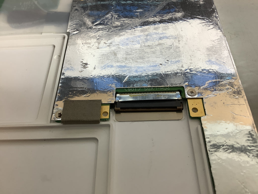 LT133X1-106 laptop screen image 5