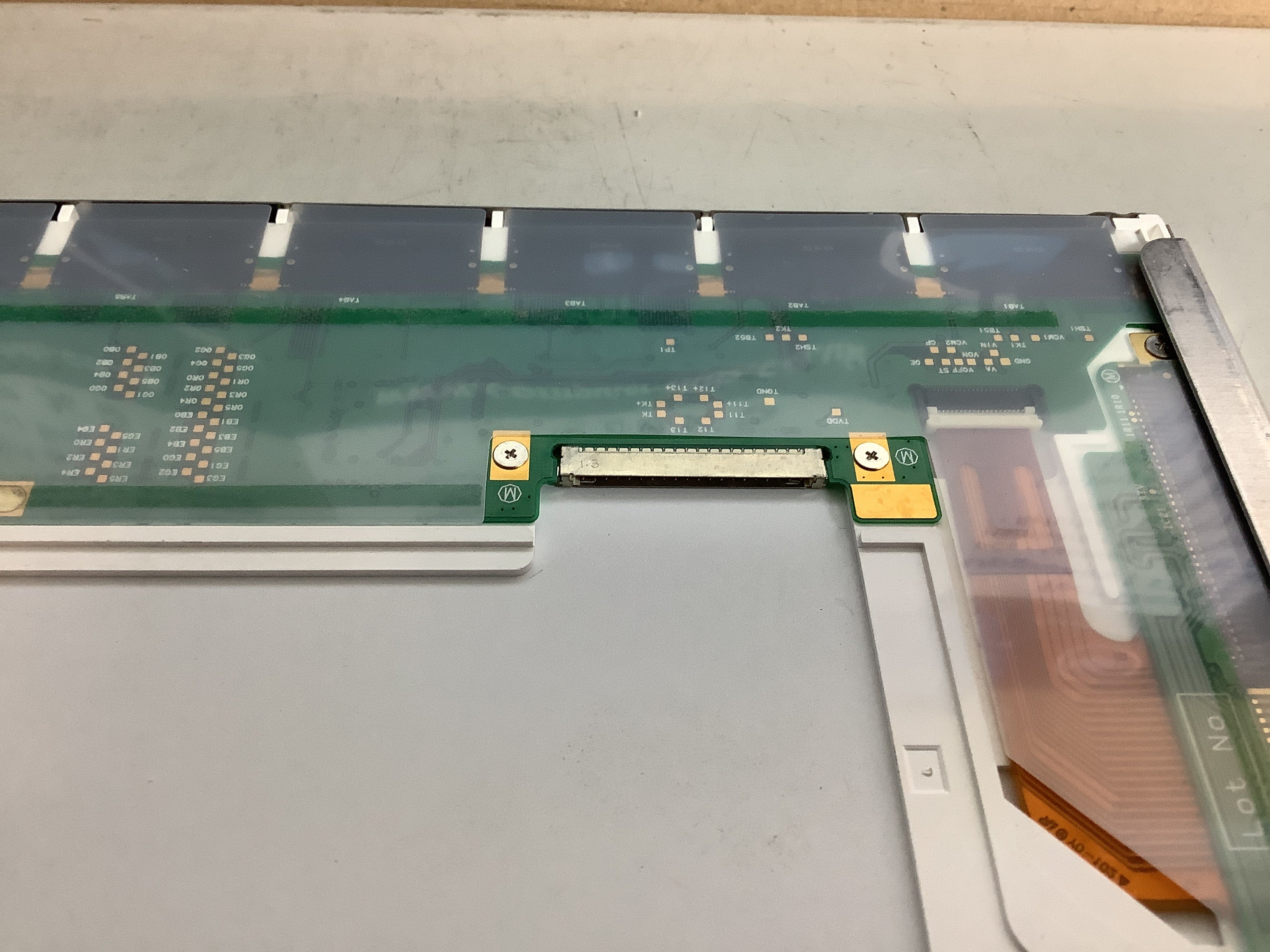 LT133X6-124 laptop screen image 4