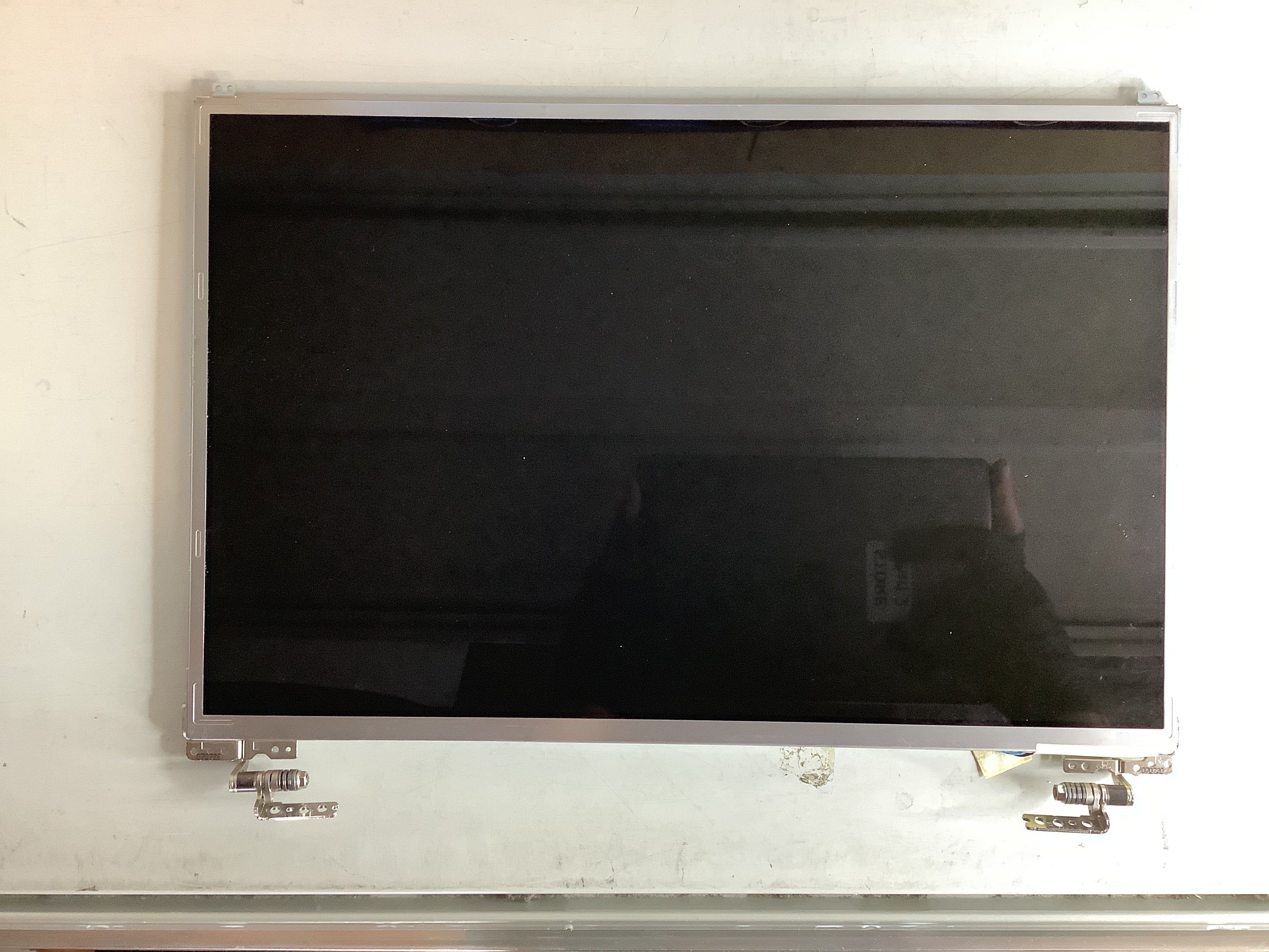 LTN154XB-L01 laptop screen image 2