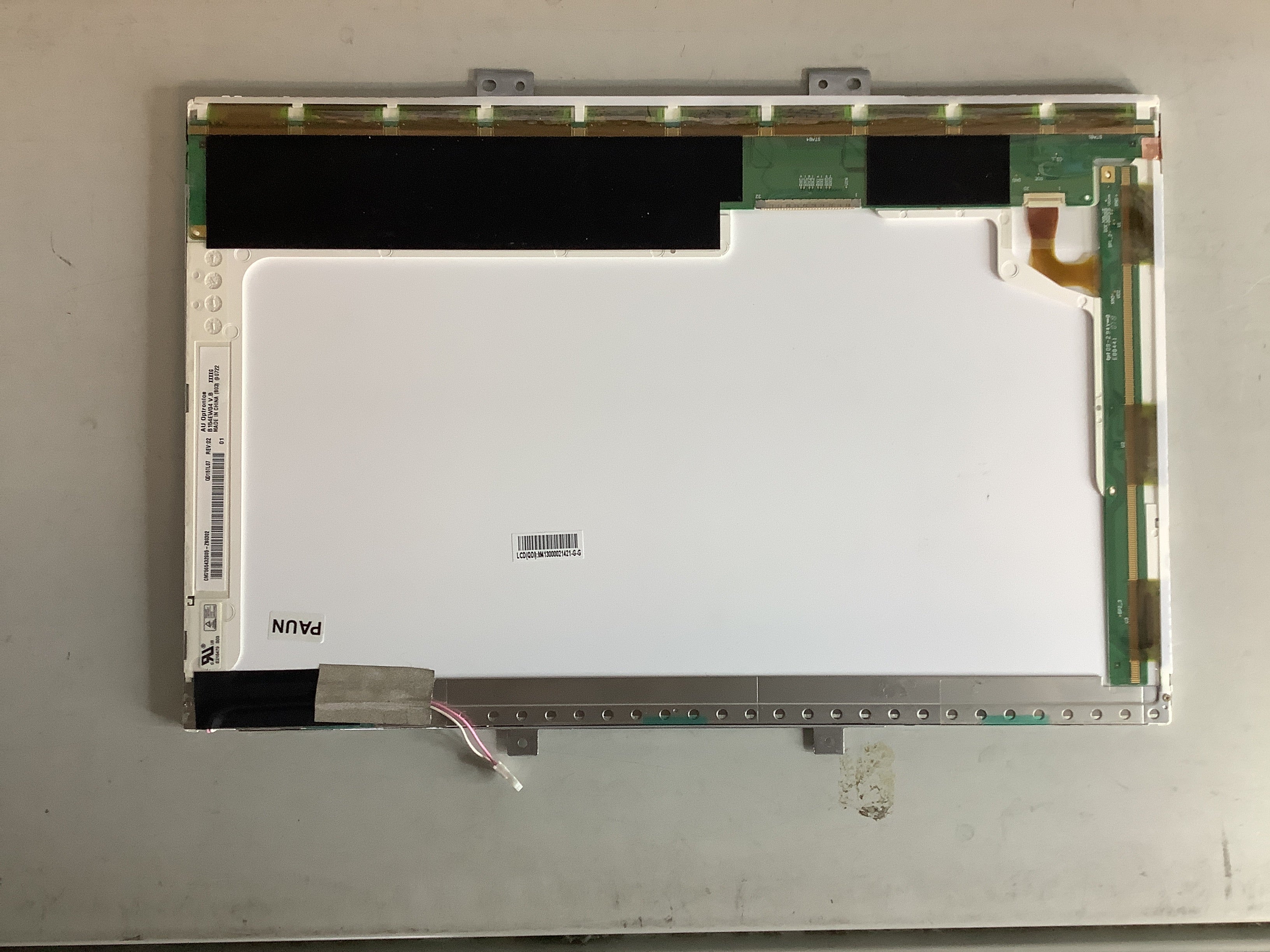 B154EW04 V.B laptop screen image 3