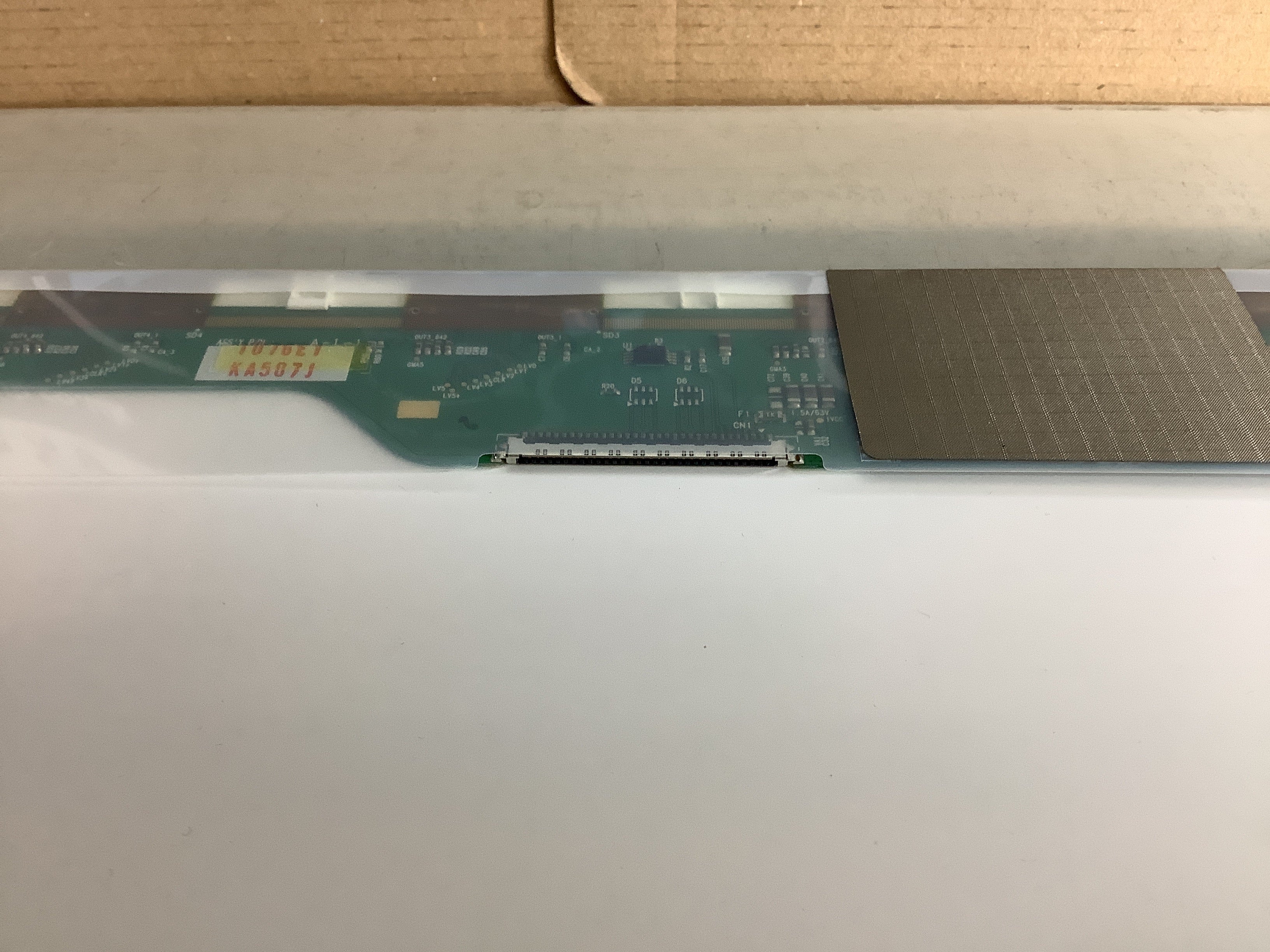 LP154WX4 (TL)(C5) laptop screen image 5