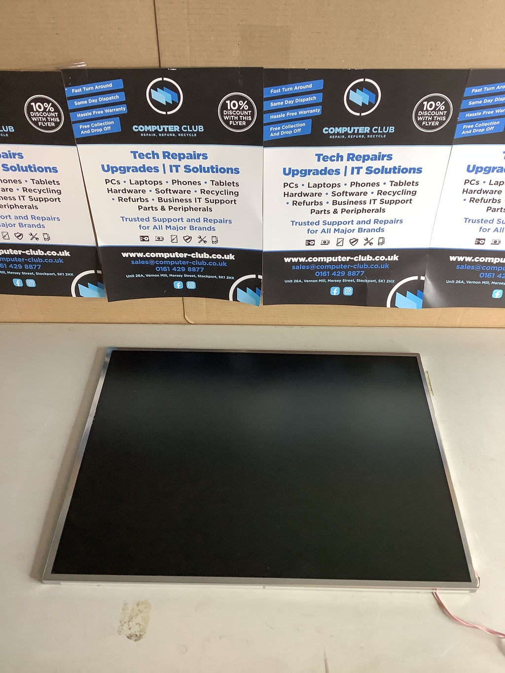 0005264P Rev. A01 laptop screen