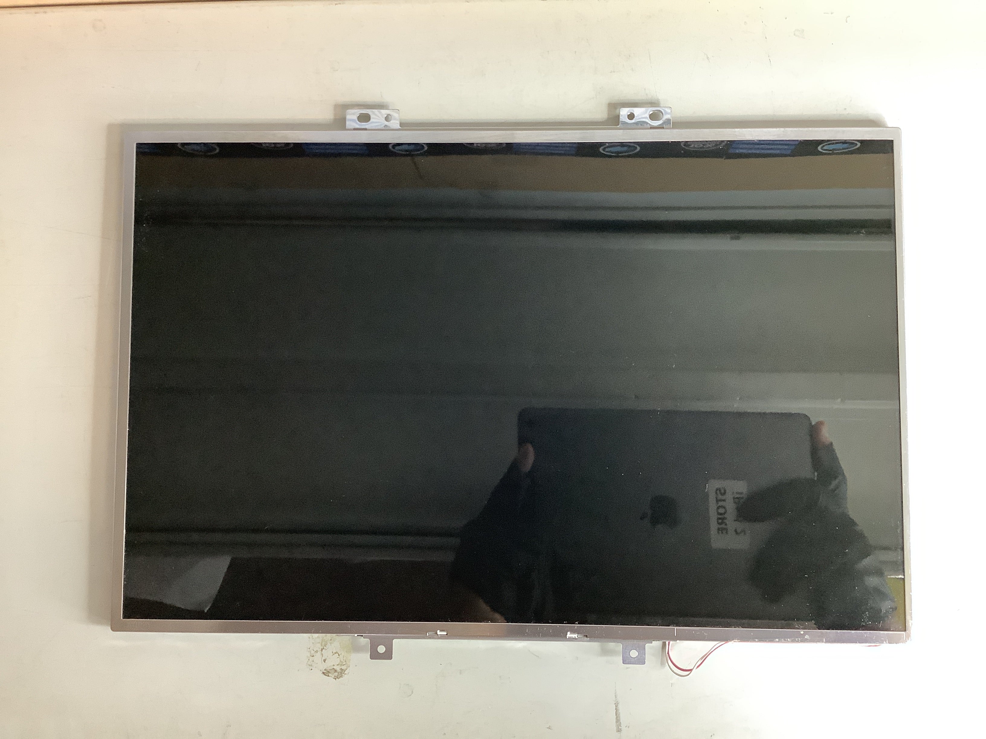 B154EW01 V.9 laptop screen image 2