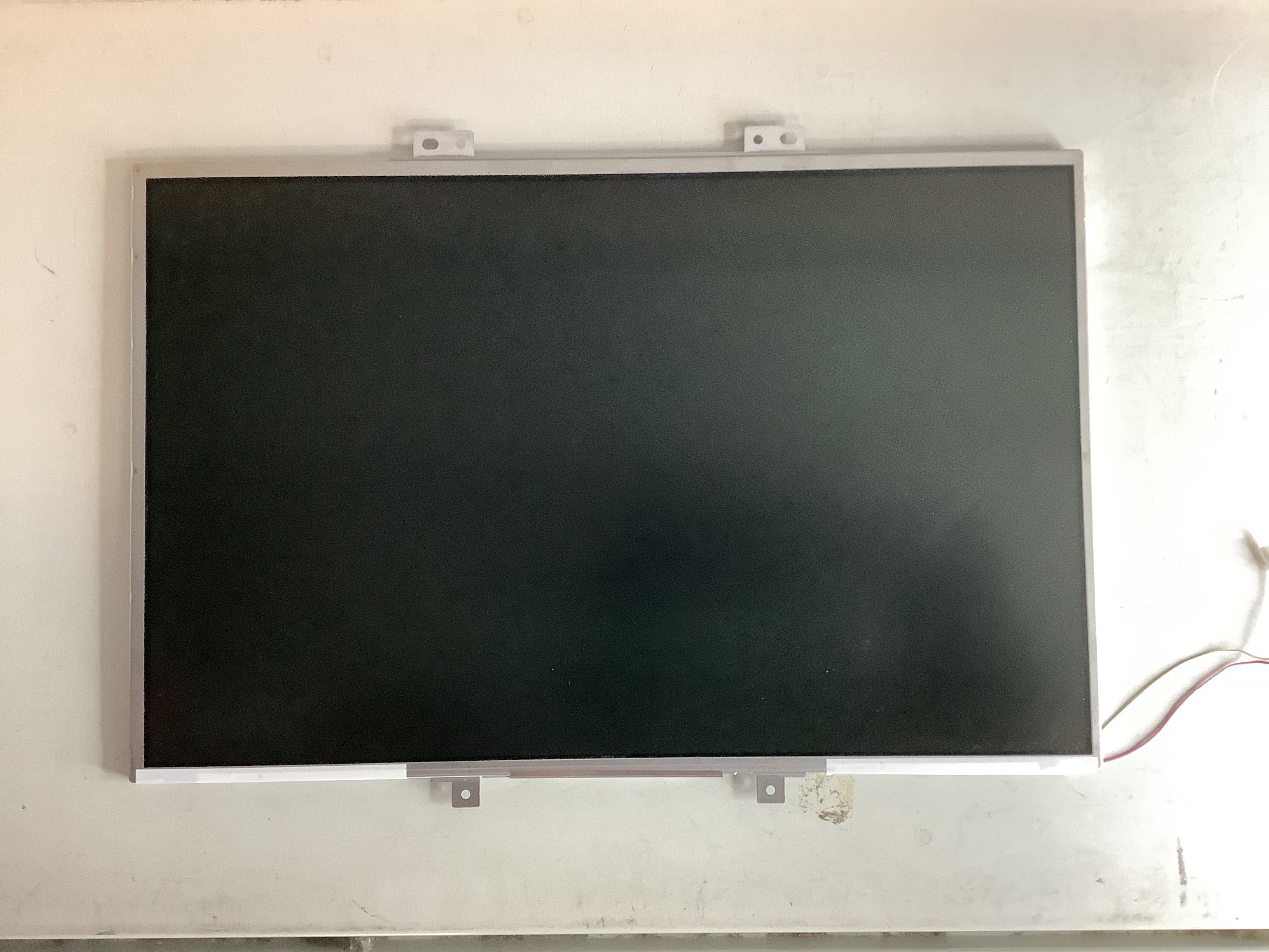 LTD154EZ0C laptop screen image 2