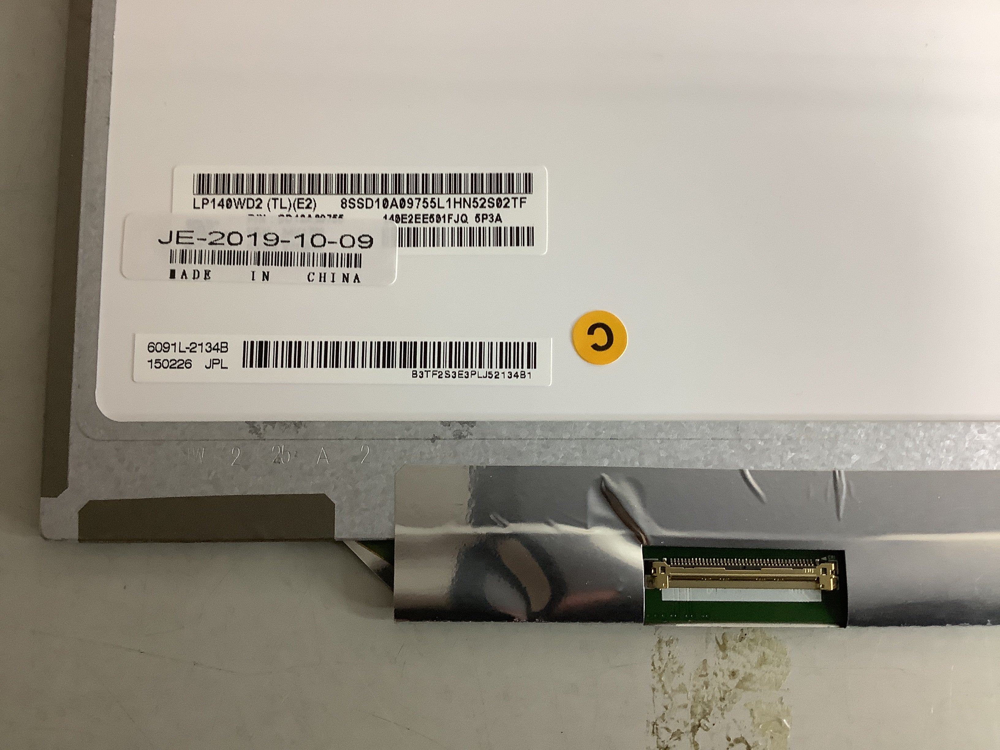 LP140WD2 (TL)(E2) laptop screen image 4