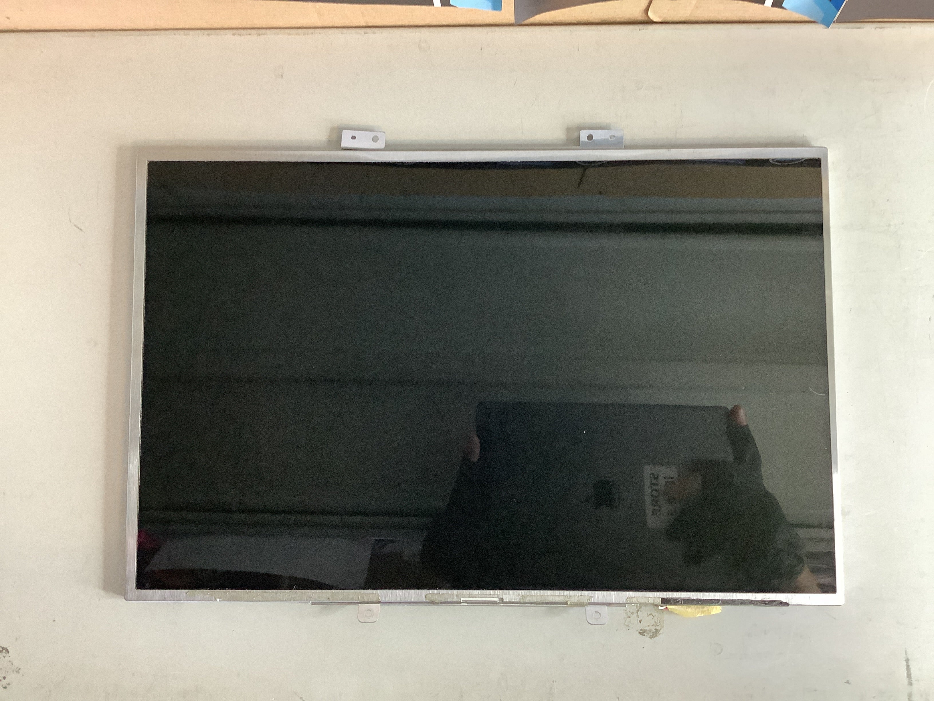 CLAA154WB05A laptop screen image 12