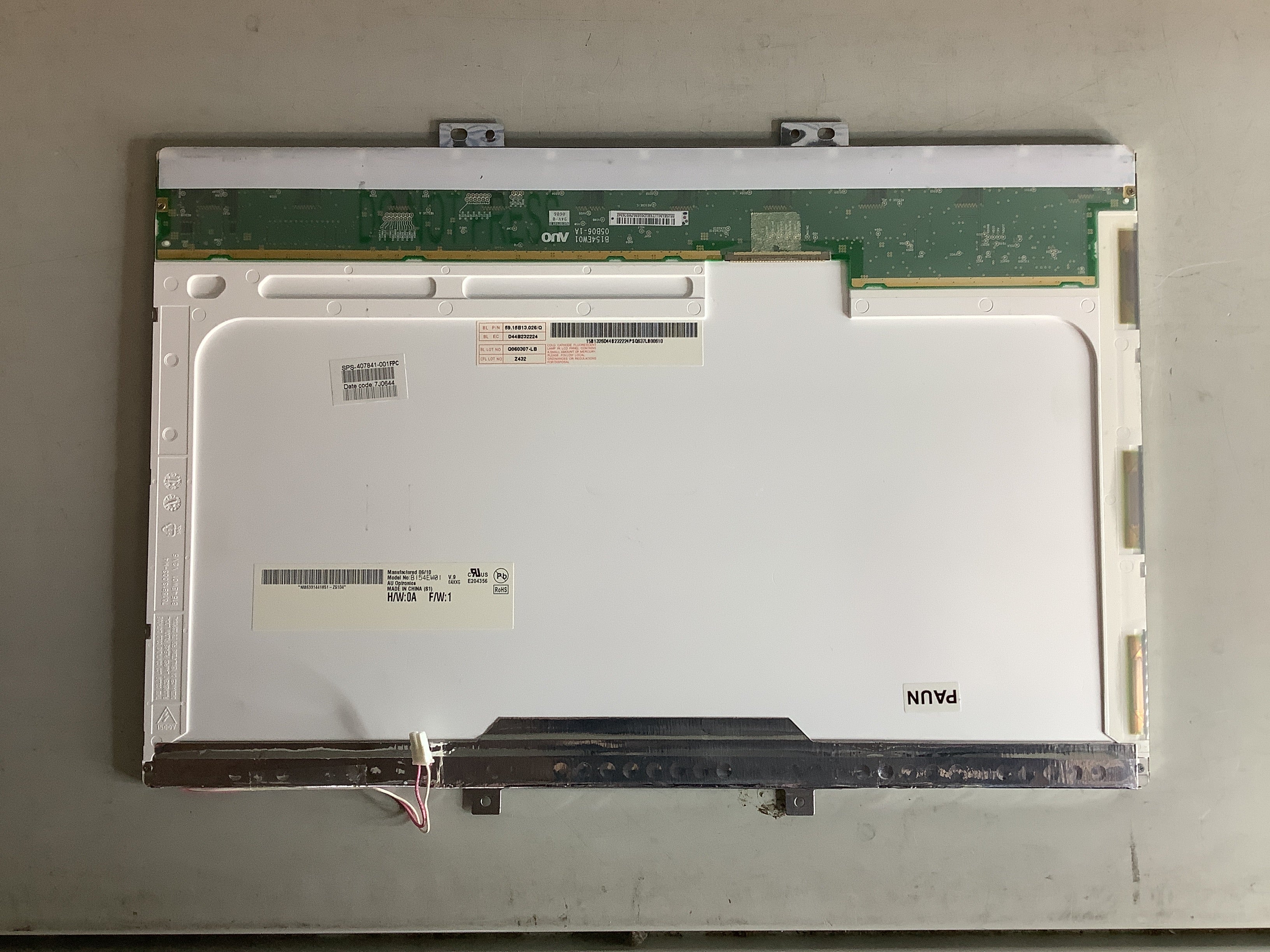 B154EW01 V.9 laptop screen image 3