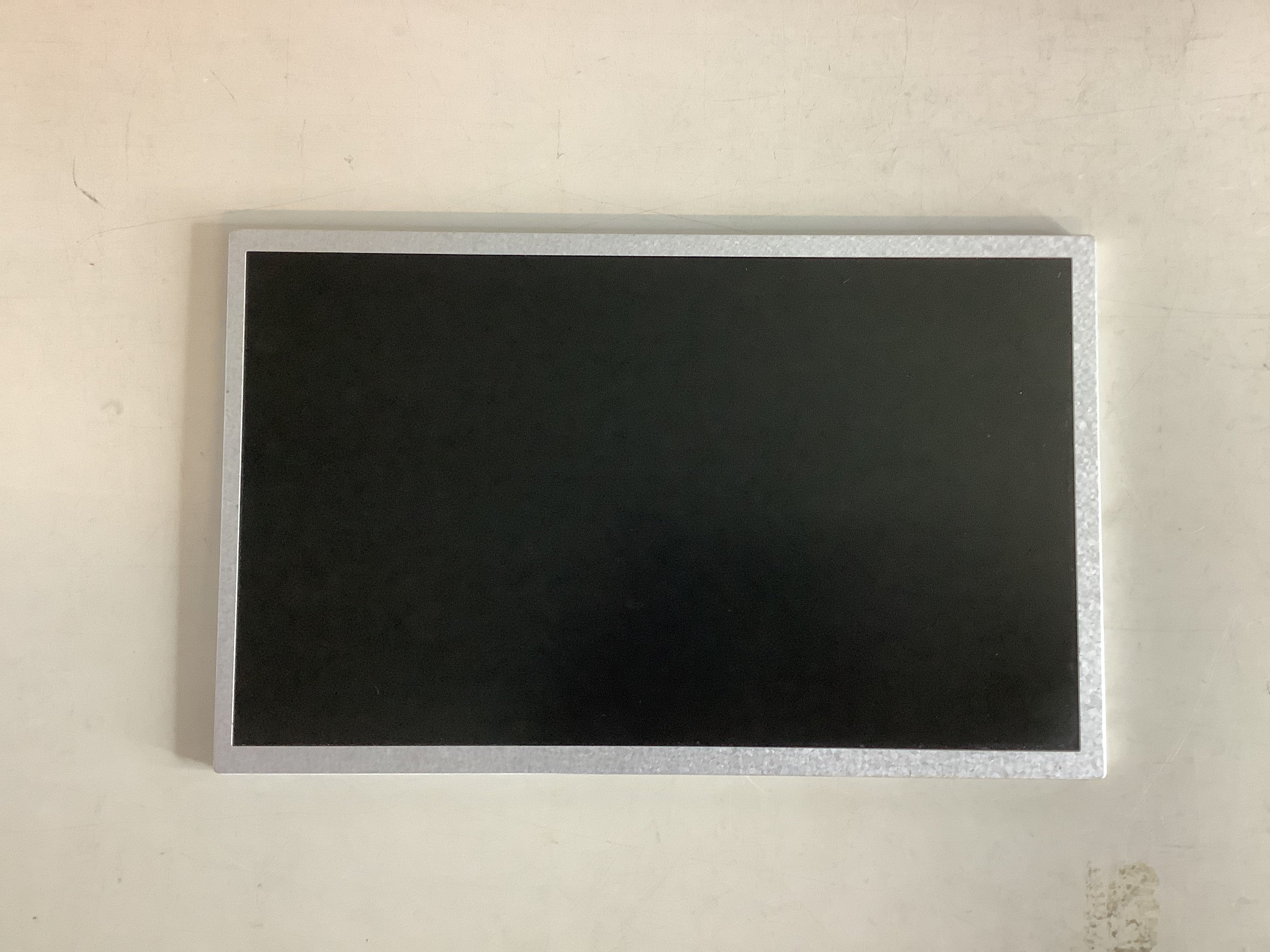 HSD100IFW1 laptop screen image 2