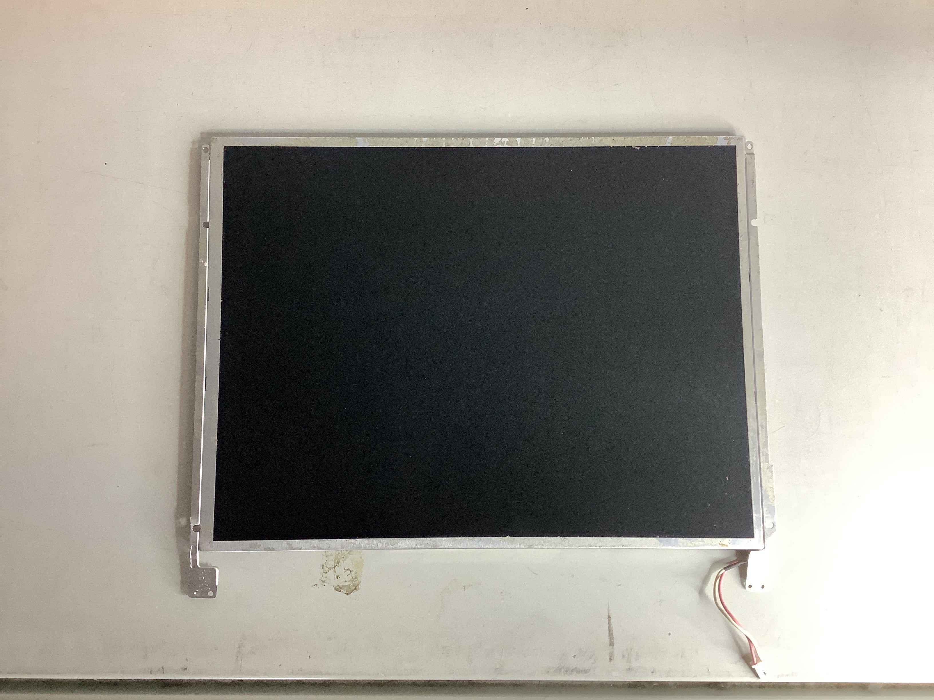 TM121XG-02L10 laptop screen image 2