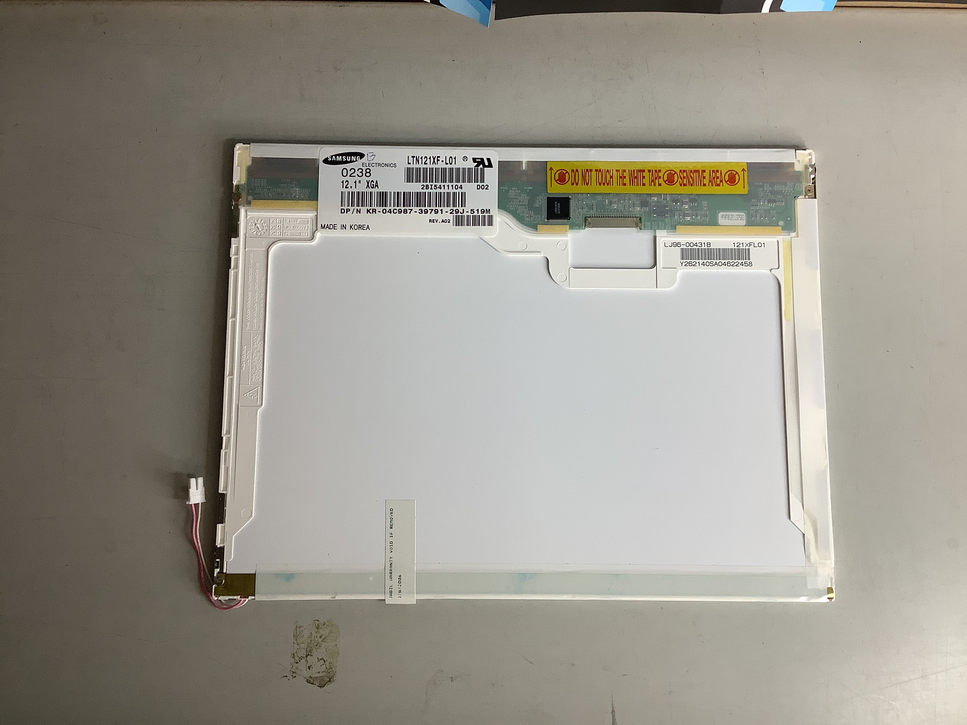 LTN121XF-L01 laptop screen image 3