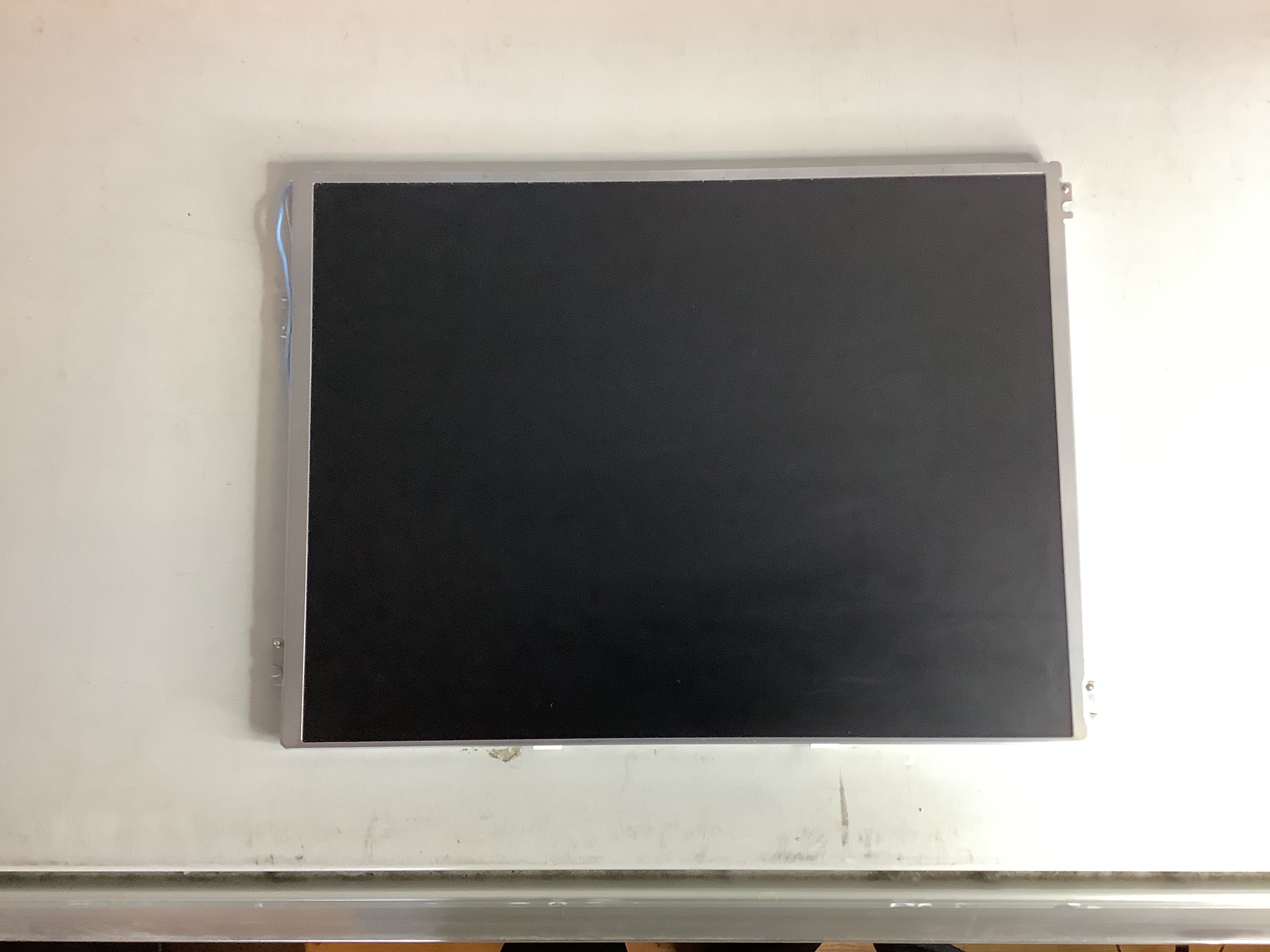 LT133X1-106 laptop screen image 2