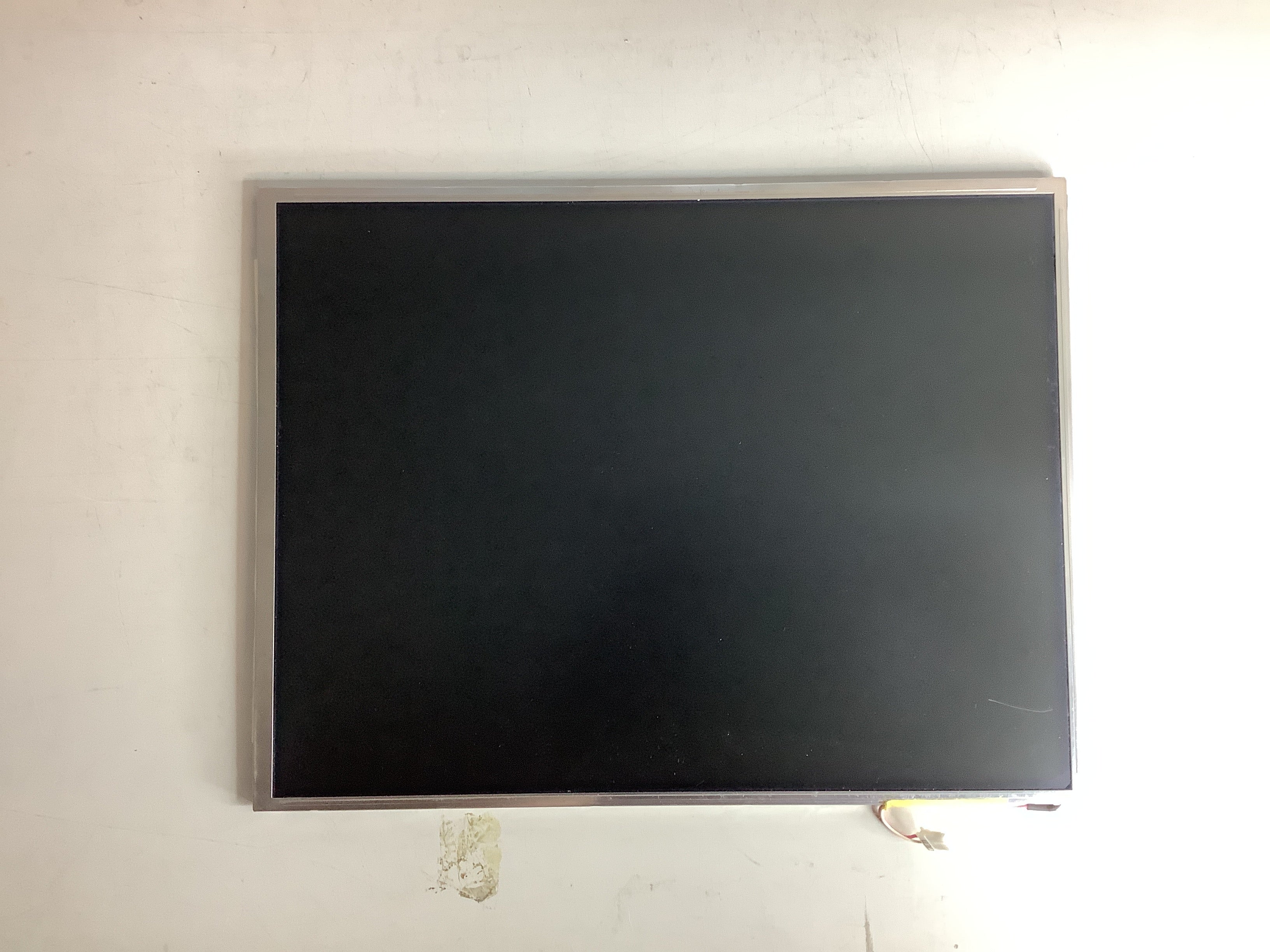 LP121X1 laptop screen image 2