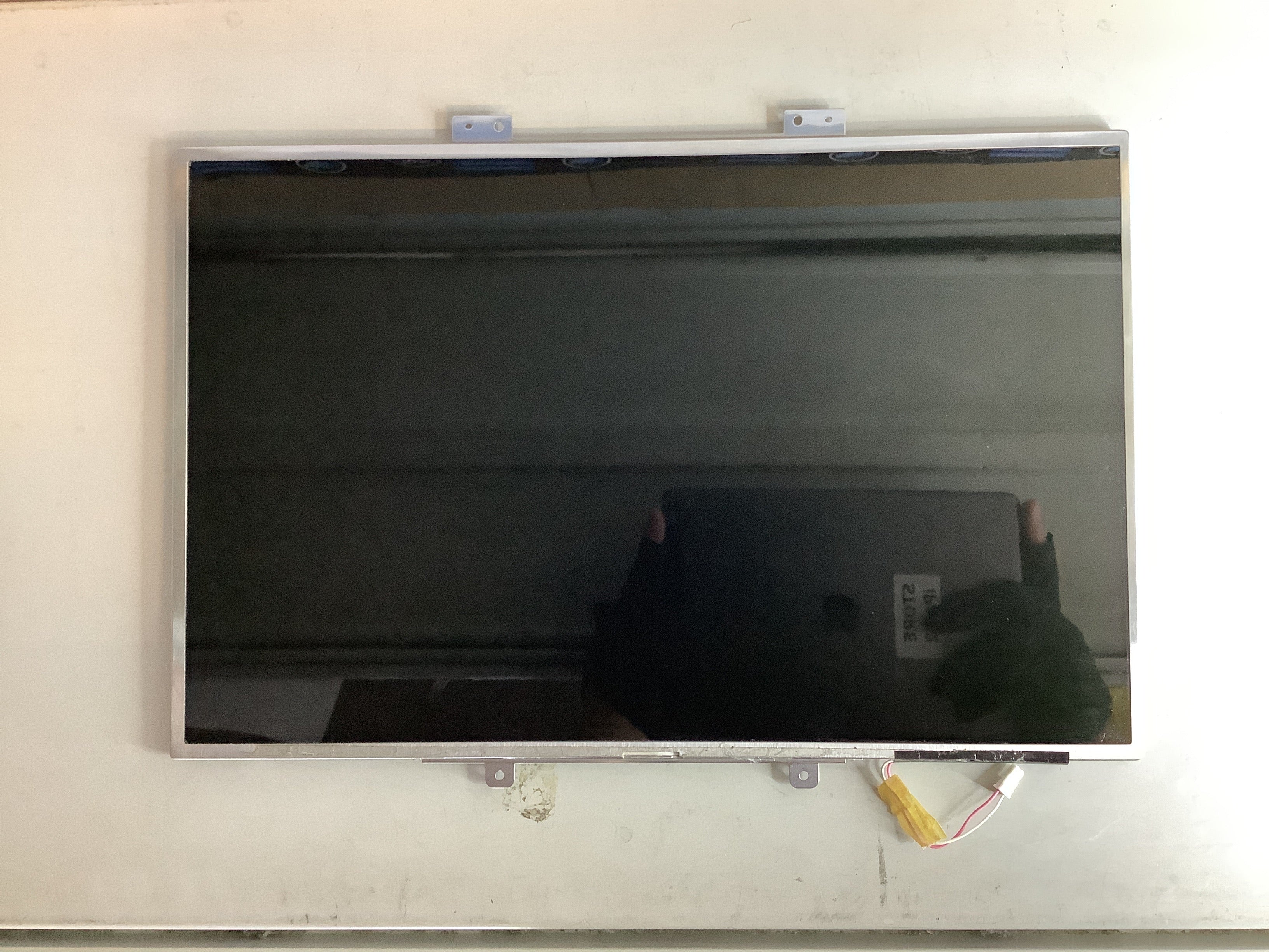 CLAA154WB05A laptop screen image 2